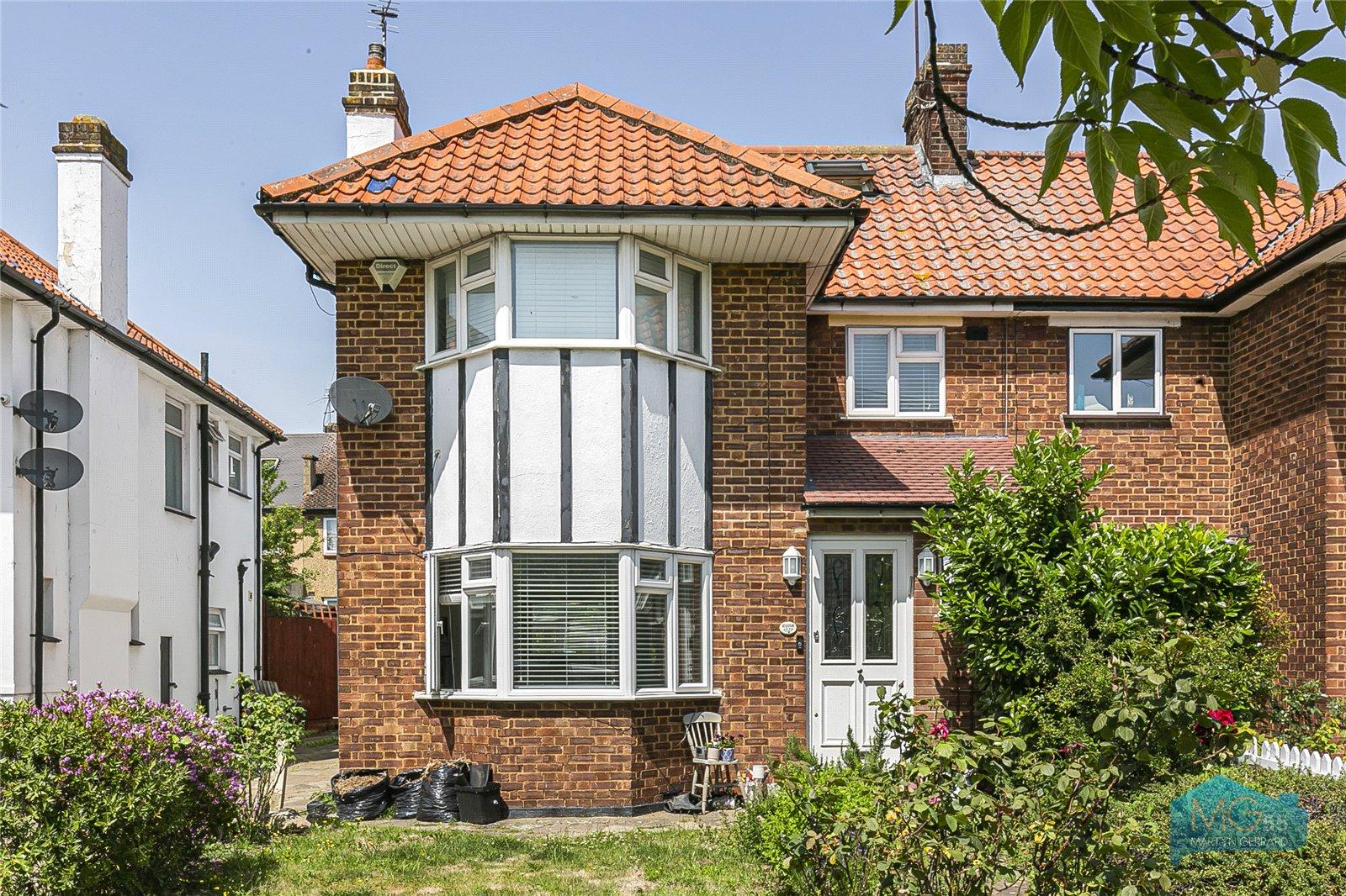 4 bedroom Semi-Detached House to rent - Martyn Gerrard