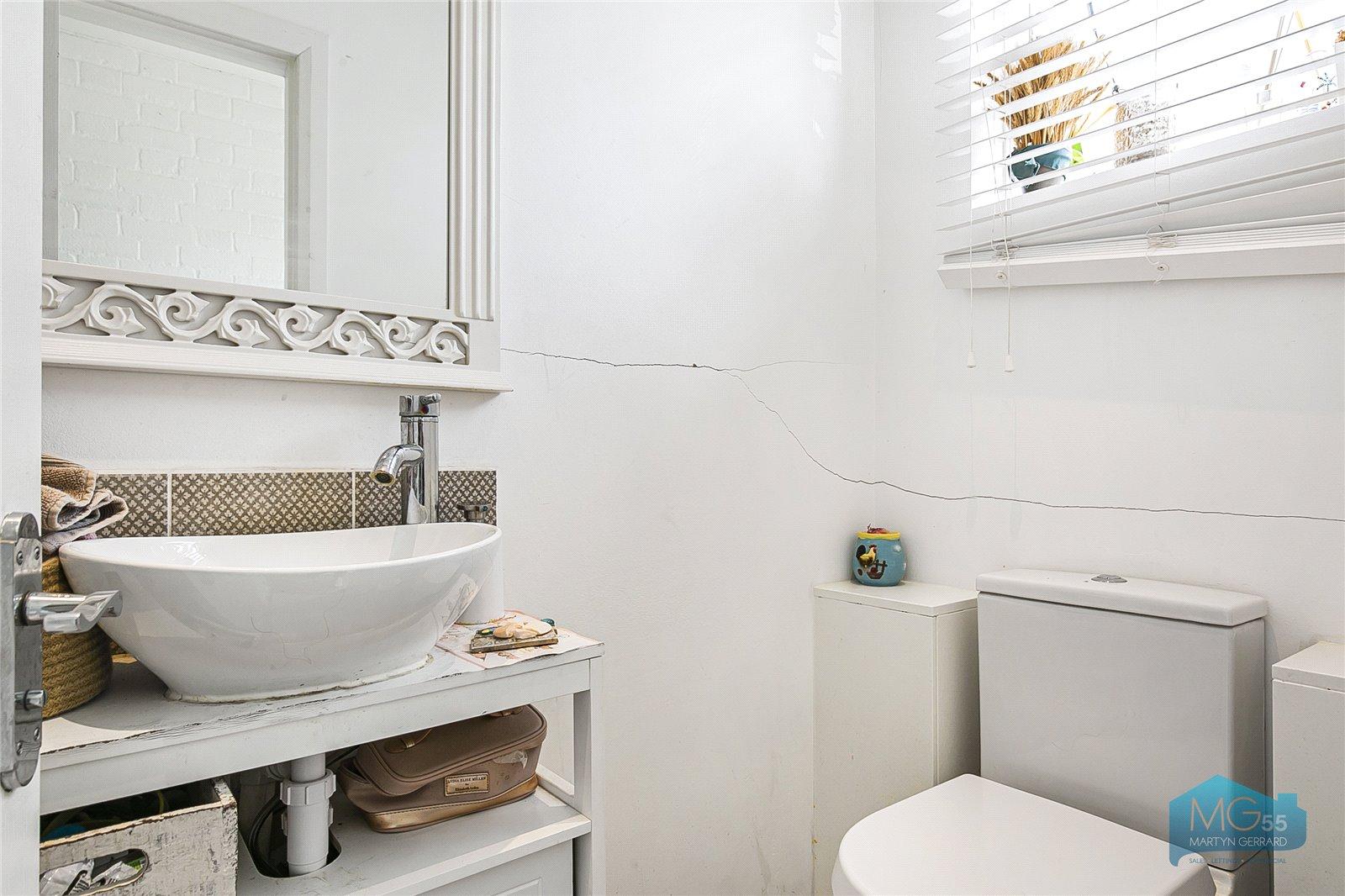 4 bedroom Semi-Detached House to rent - Martyn Gerrard