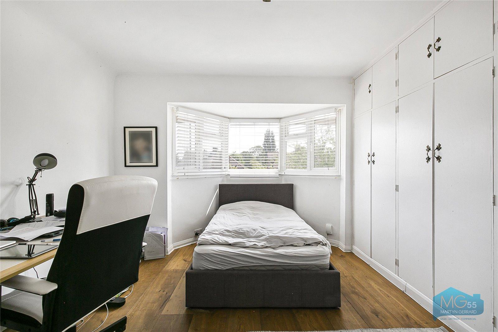 4 bedroom Semi-Detached House to rent - Martyn Gerrard