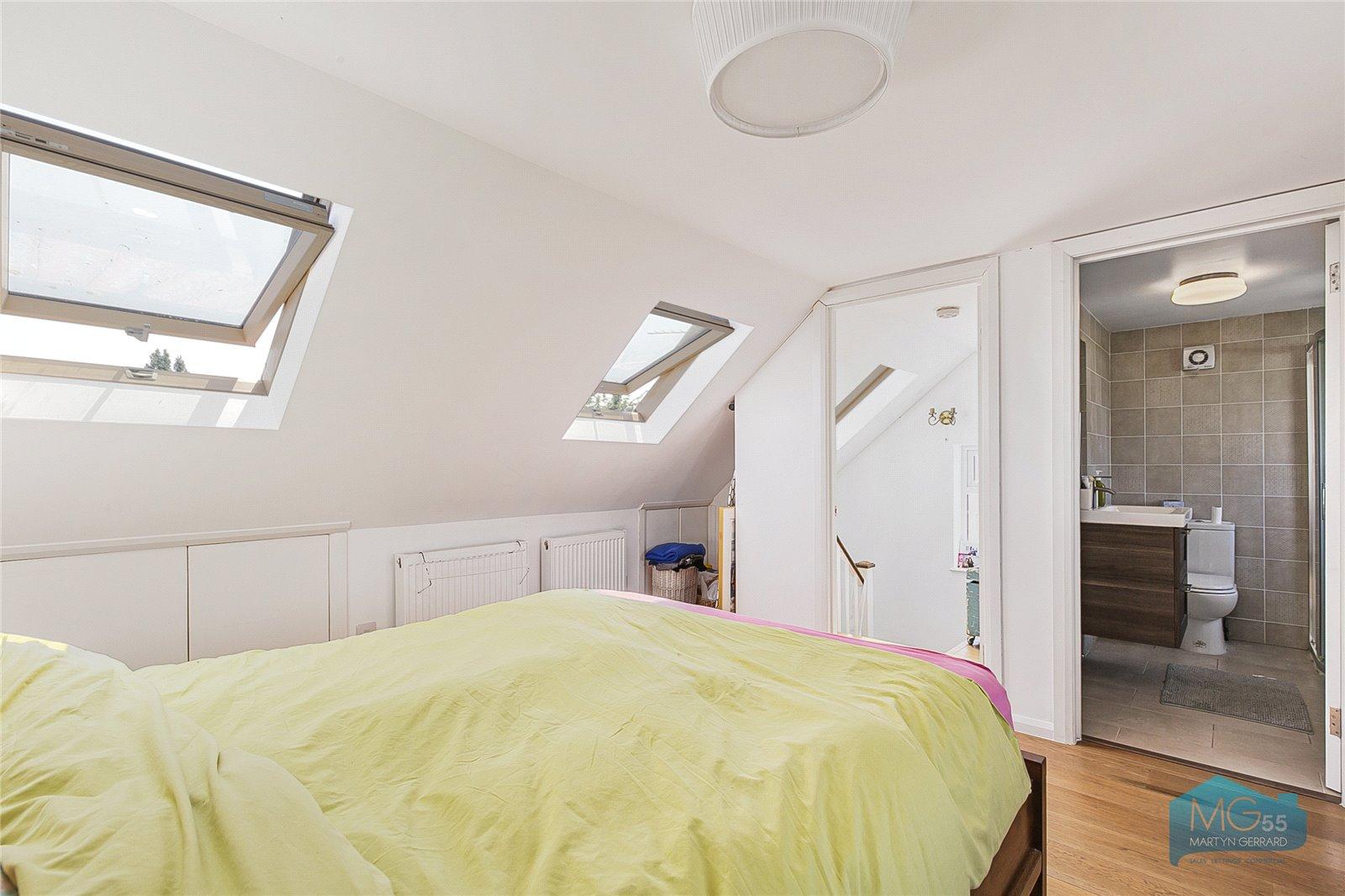 4 bedroom Semi-Detached House to rent - Martyn Gerrard