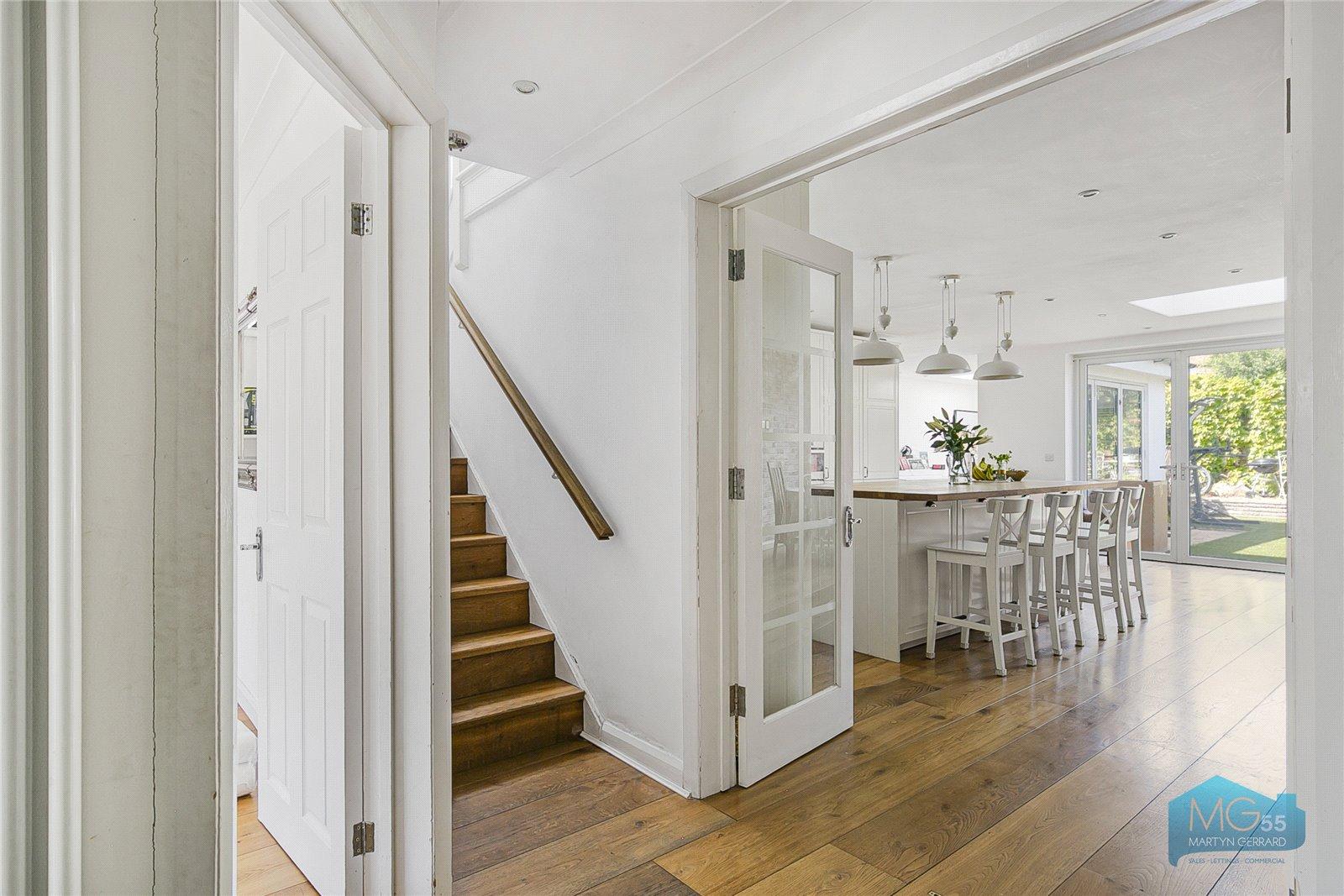 4 bedroom Semi-Detached House to rent - Martyn Gerrard
