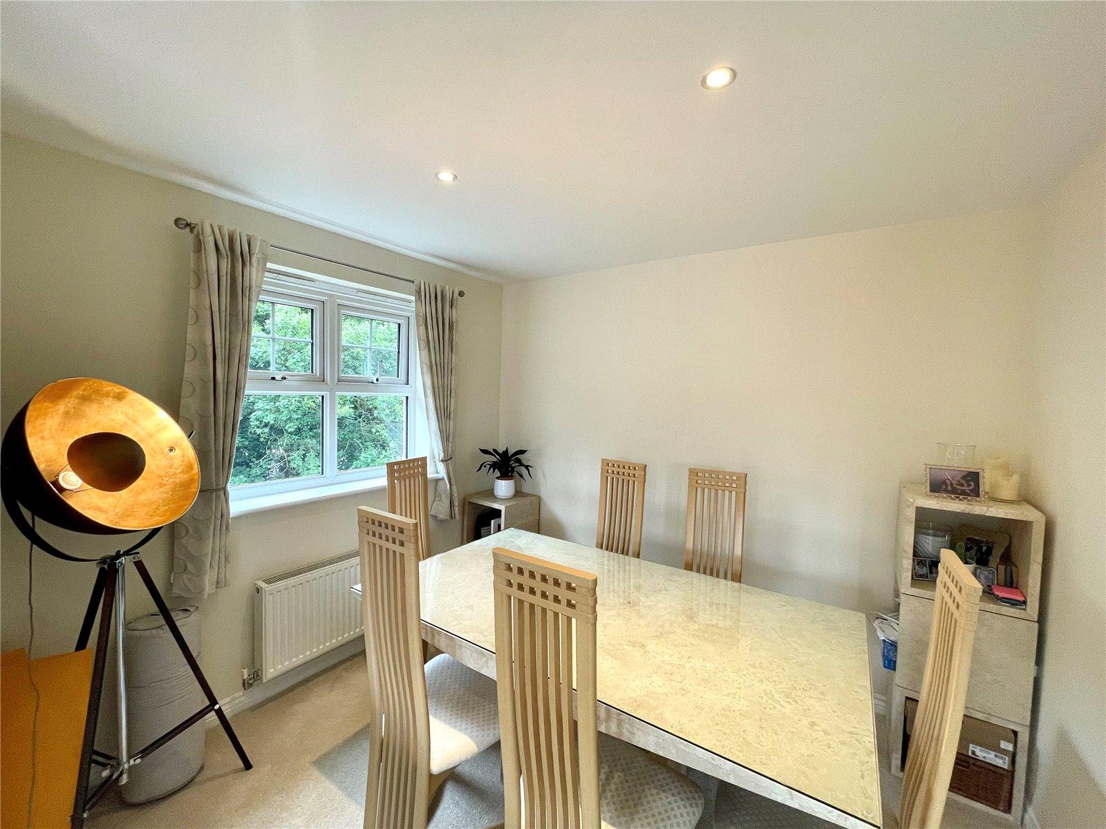 2 bedroom Apartment to rent + ' - Martyn Gerrard
