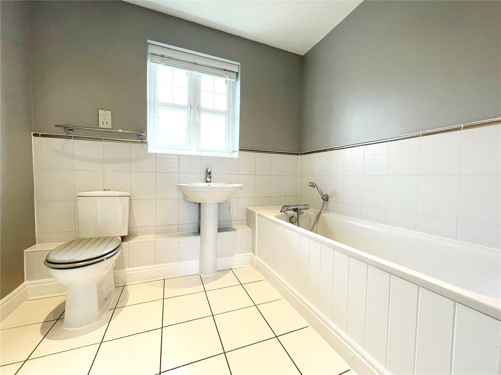 2 bedroom Apartment to rent - Martyn Gerrard
