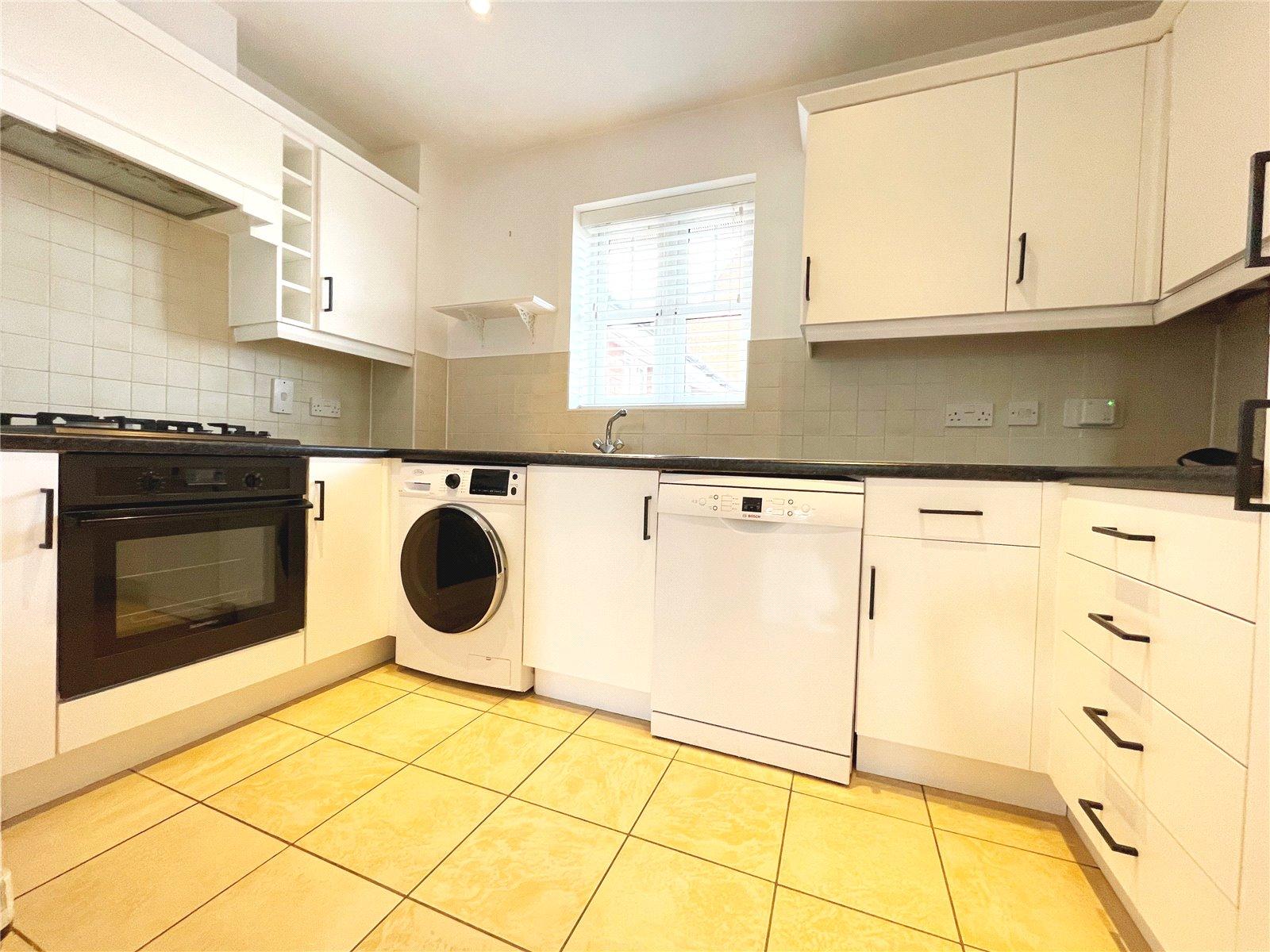2 bedroom Apartment to rent + ' - Martyn Gerrard