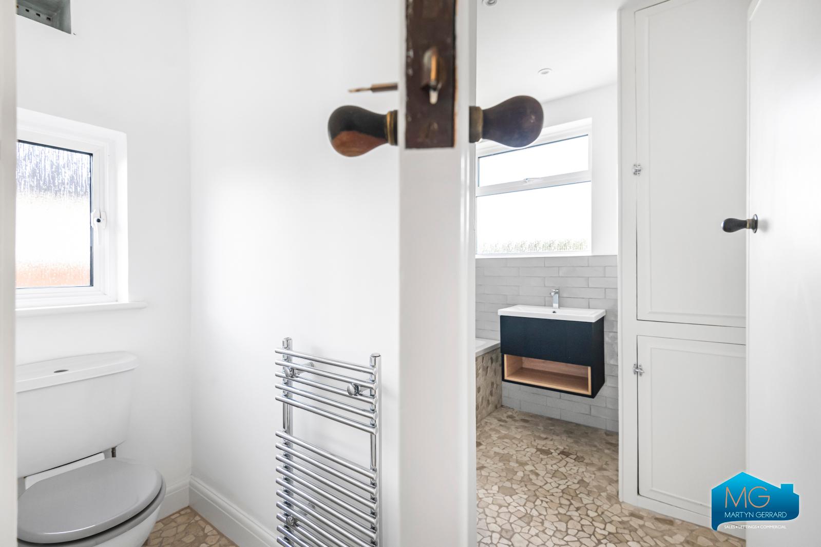 3 bedroom Semi-Detached House to rent - Martyn Gerrard