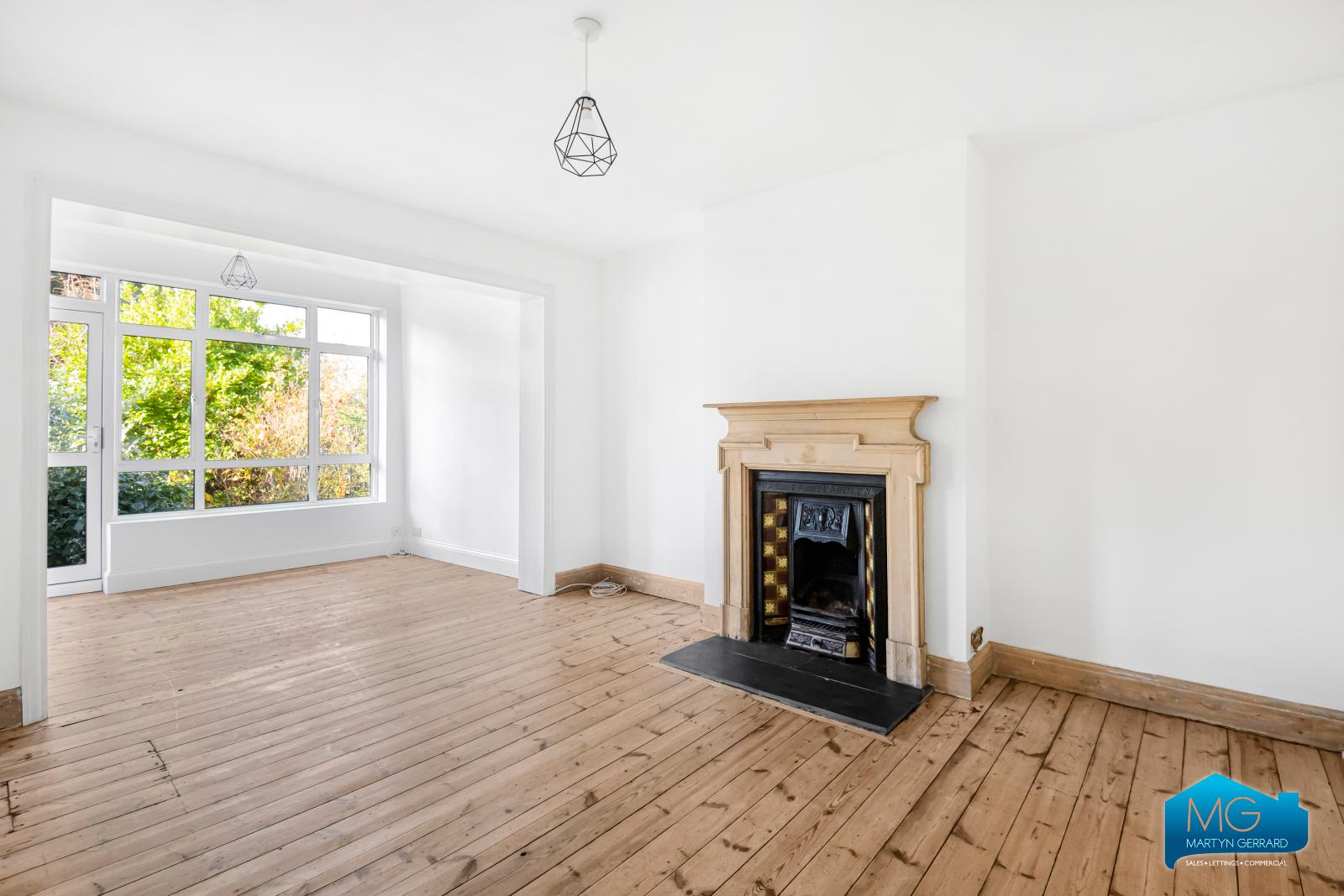 3 bedroom Semi-Detached House to rent - Martyn Gerrard