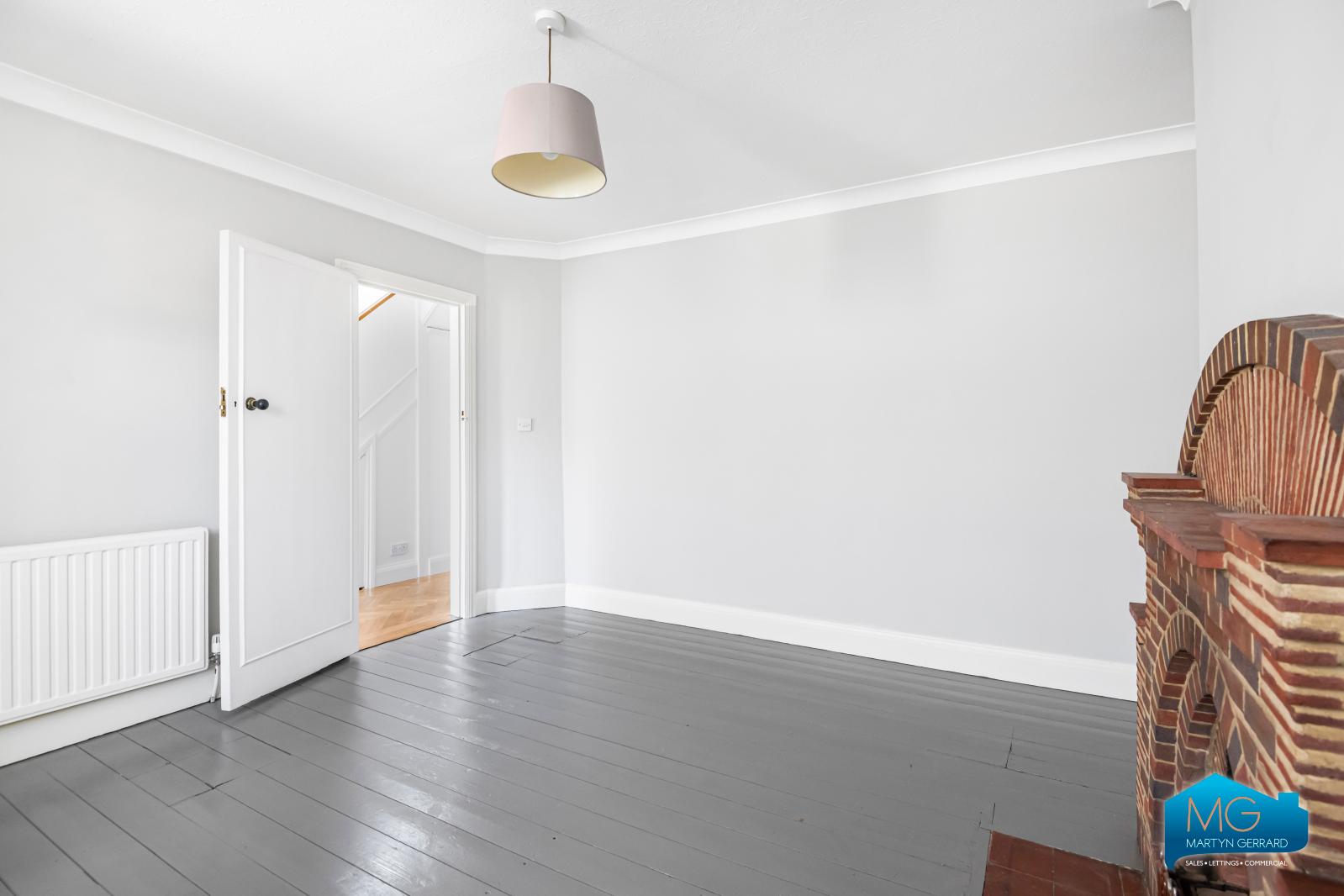 3 bedroom Semi-Detached House to rent - Martyn Gerrard