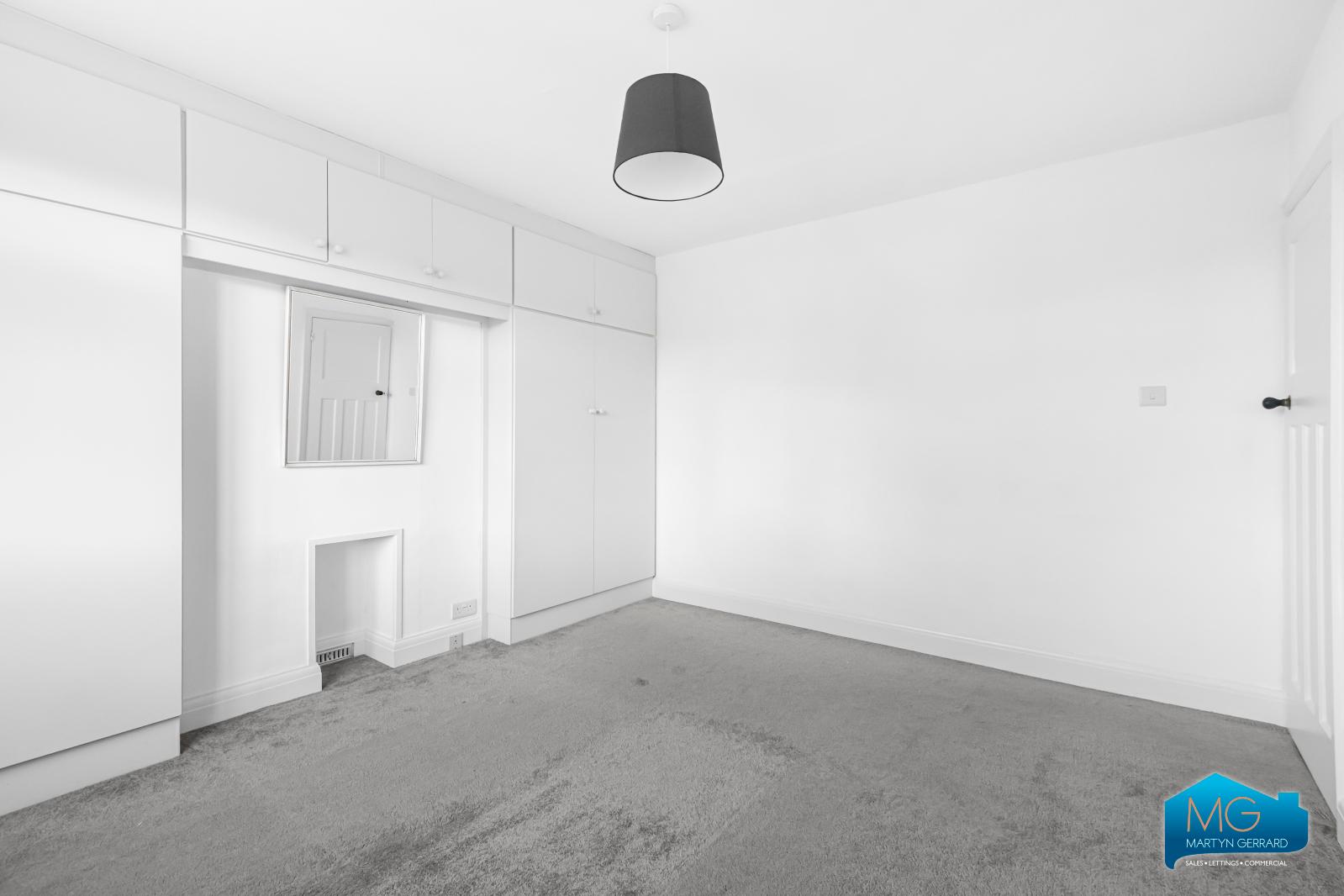 3 bedroom Semi-Detached House to rent - Martyn Gerrard
