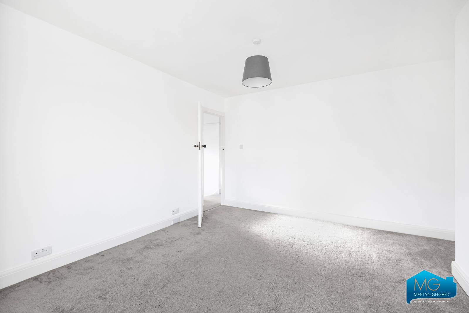3 bedroom Semi-Detached House to rent - Martyn Gerrard