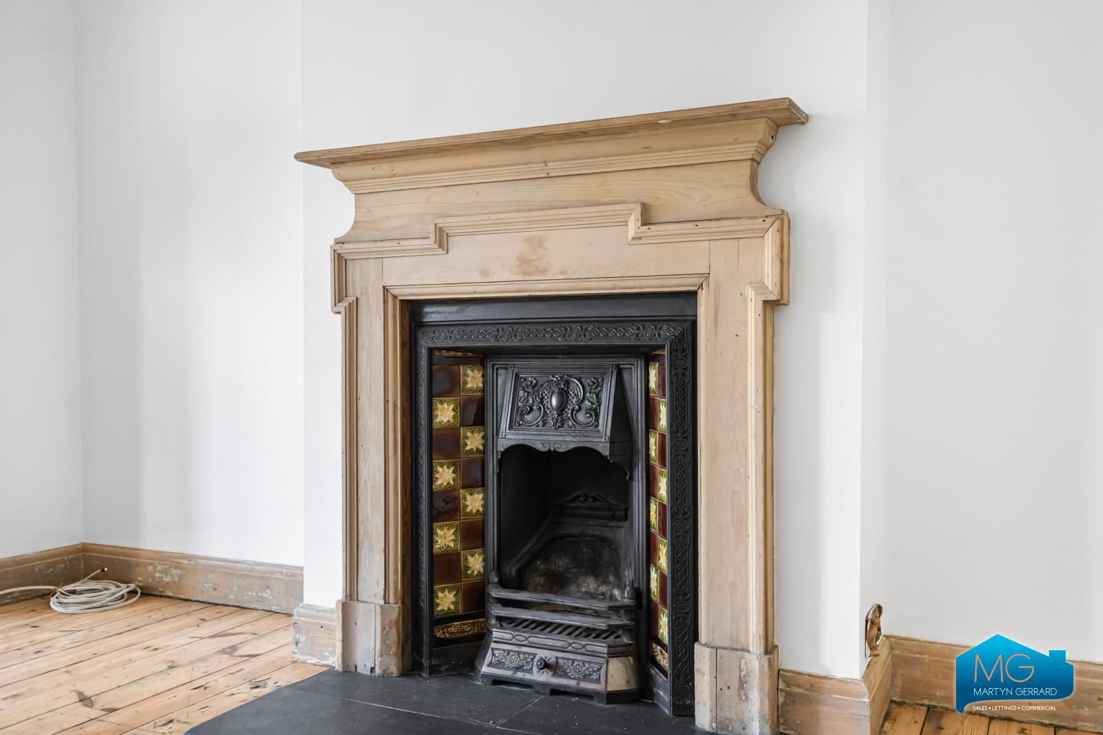 3 bedroom Semi-Detached House to rent - Martyn Gerrard