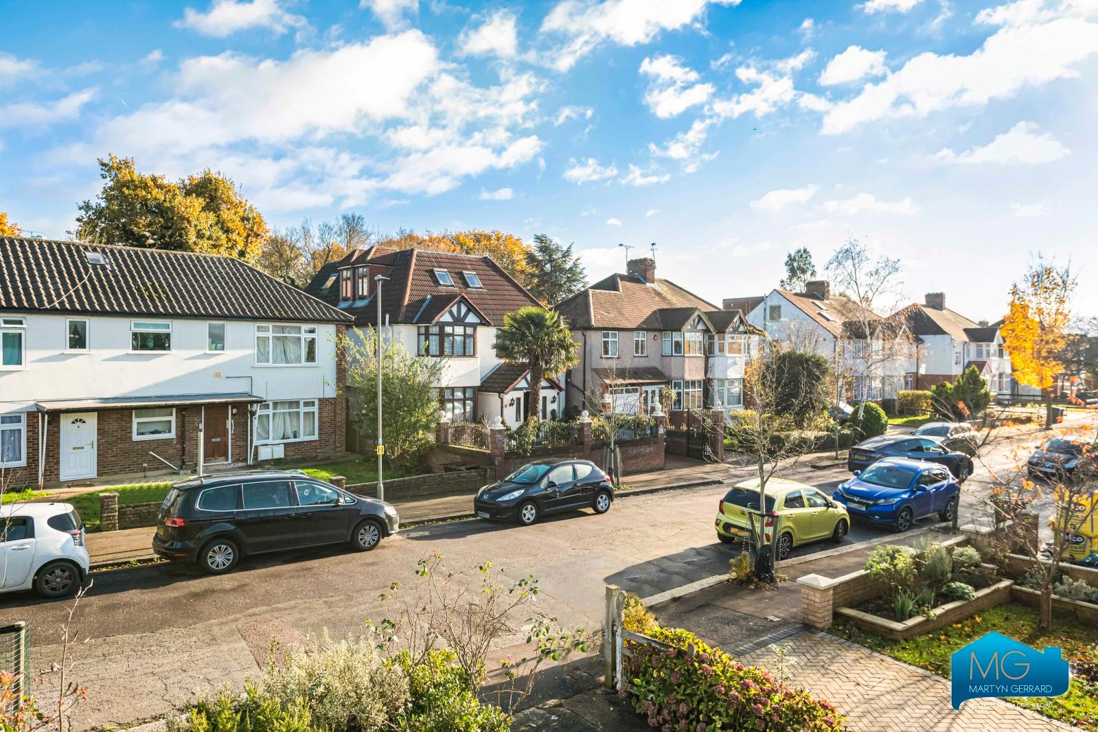 3 bedroom Semi-Detached House to rent - Martyn Gerrard