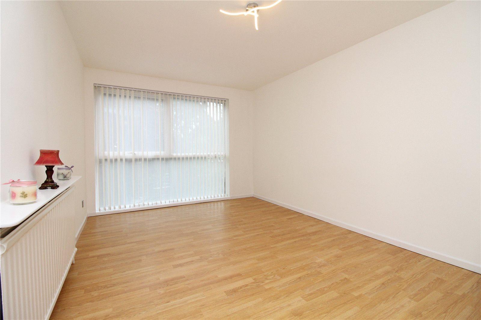 2 bedroom Apartment to rent - Martyn Gerrard