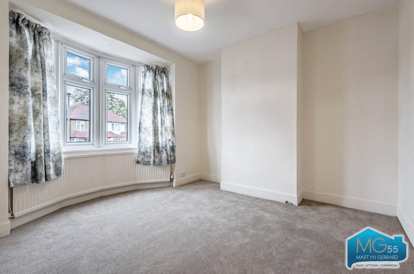 3 bedroom Semi-Detached House to rent - Martyn Gerrard