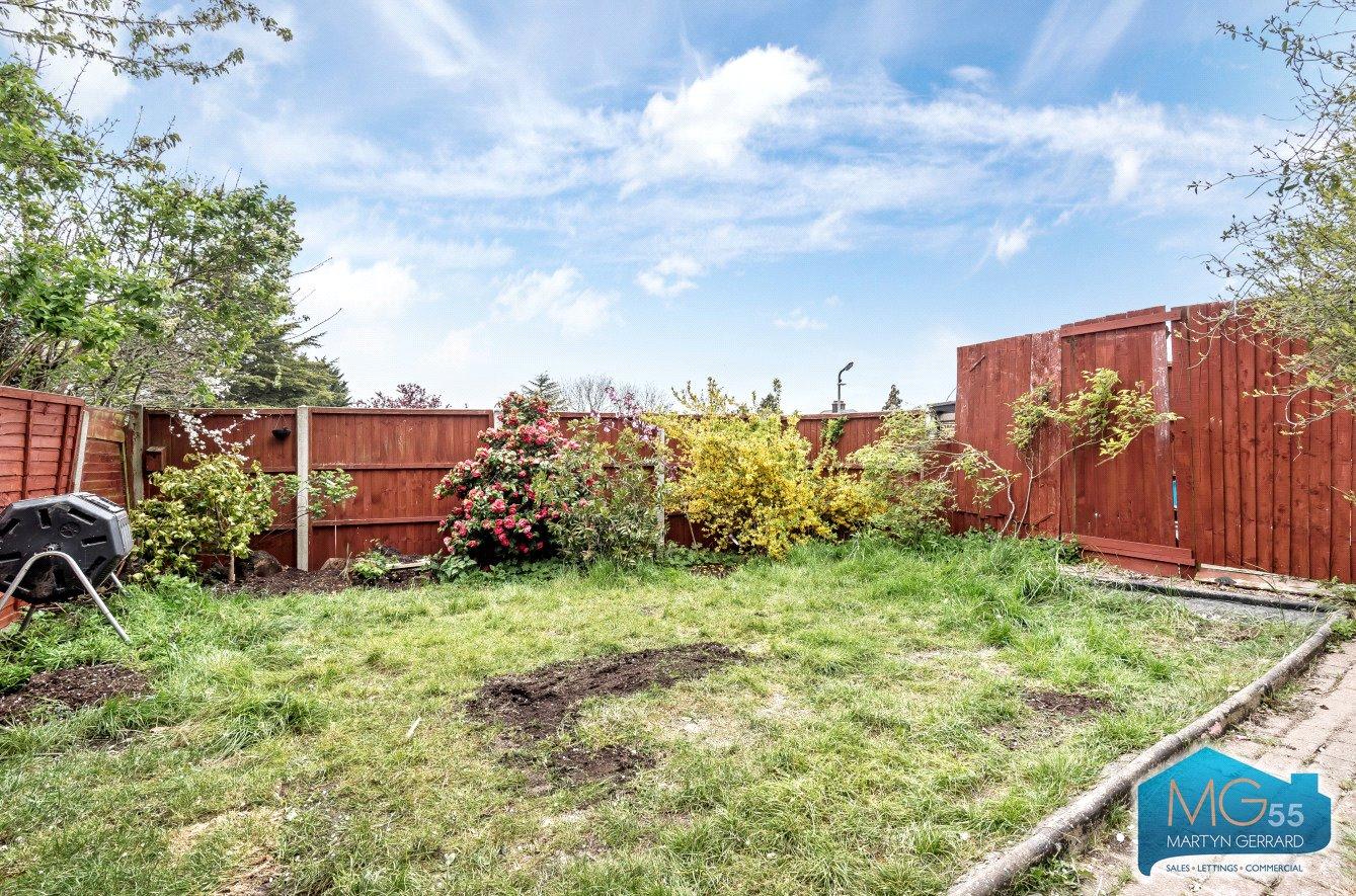 3 bedroom Semi-Detached House to rent - Martyn Gerrard