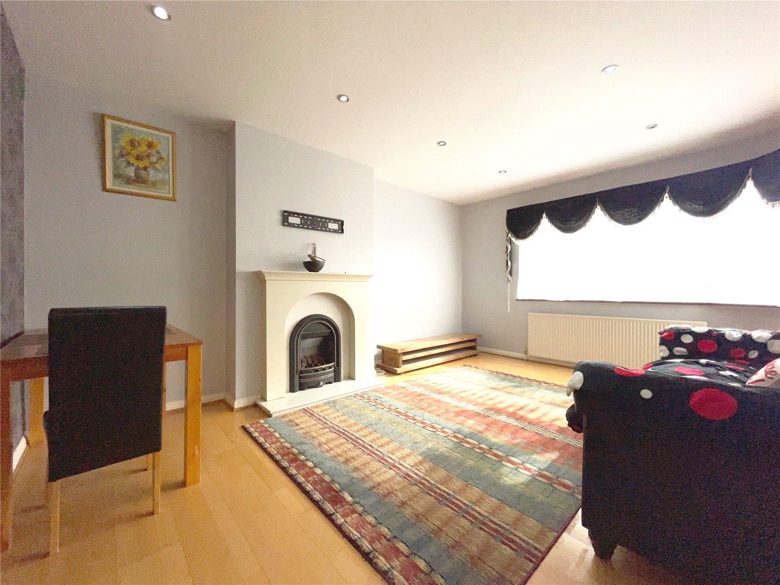2 bedroom Apartment to rent - Martyn Gerrard