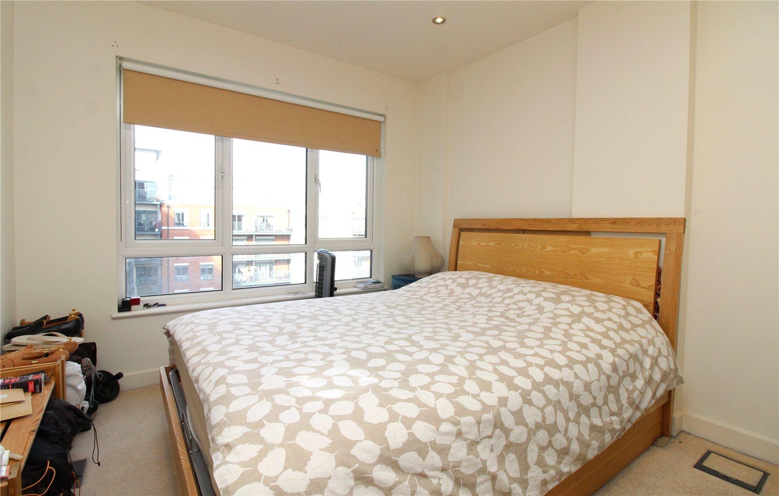 2 bedroom Apartment to rent - Martyn Gerrard