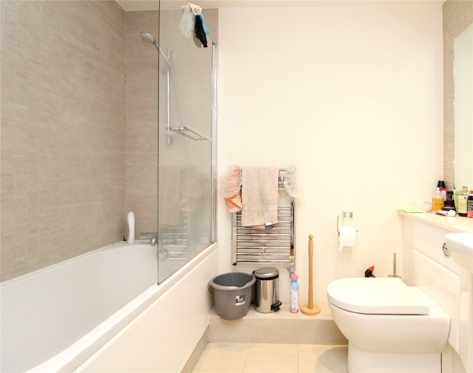 2 bedroom Apartment to rent - Martyn Gerrard