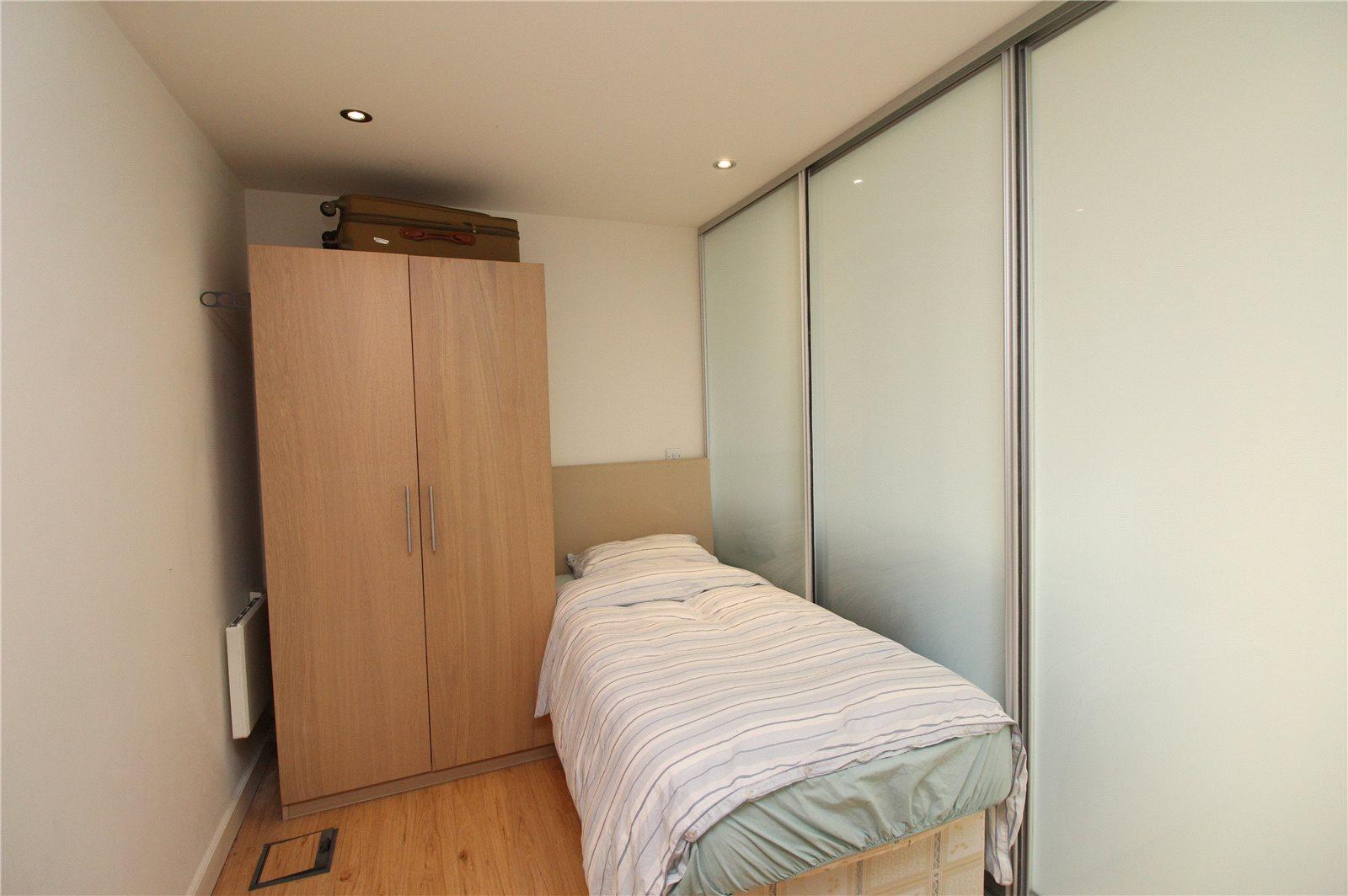 2 bedroom Apartment to rent - Martyn Gerrard
