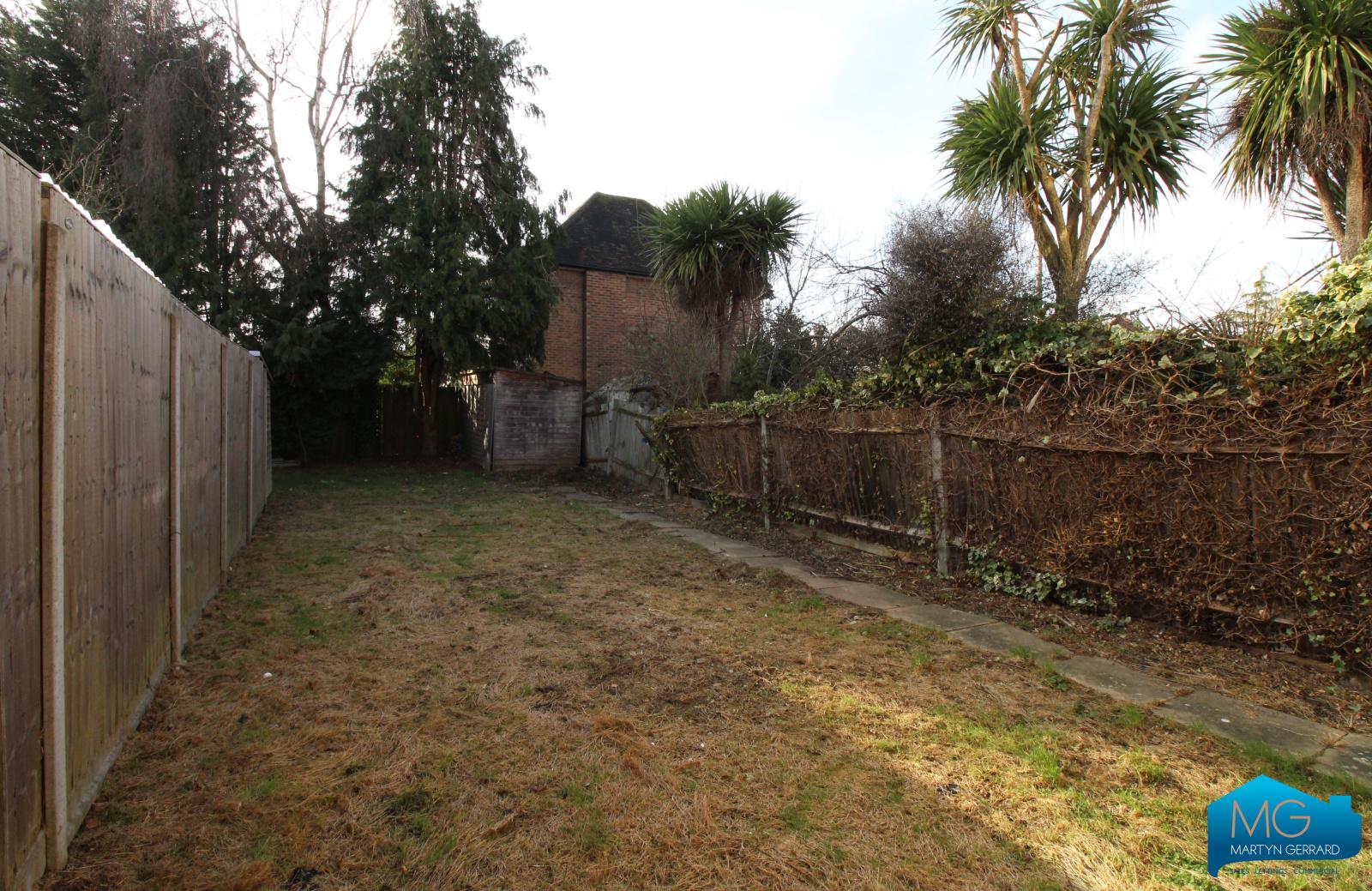 3 bedroom Semi-Detached House to rent - Martyn Gerrard
