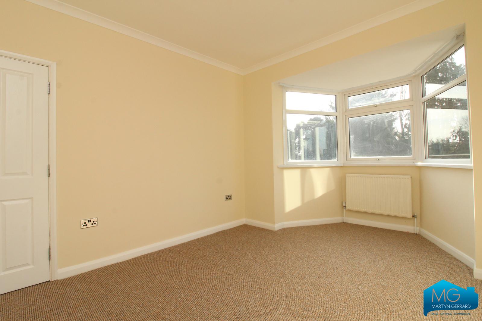 3 bedroom Semi-Detached House to rent - Martyn Gerrard