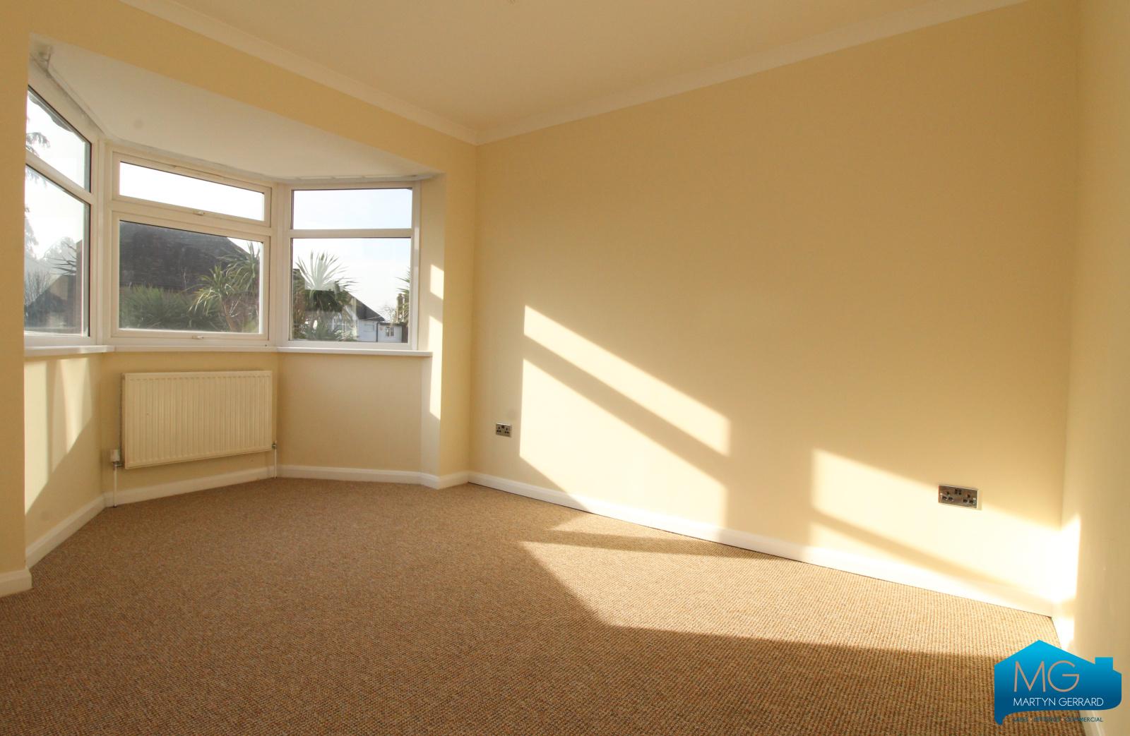 3 bedroom Semi-Detached House to rent - Martyn Gerrard