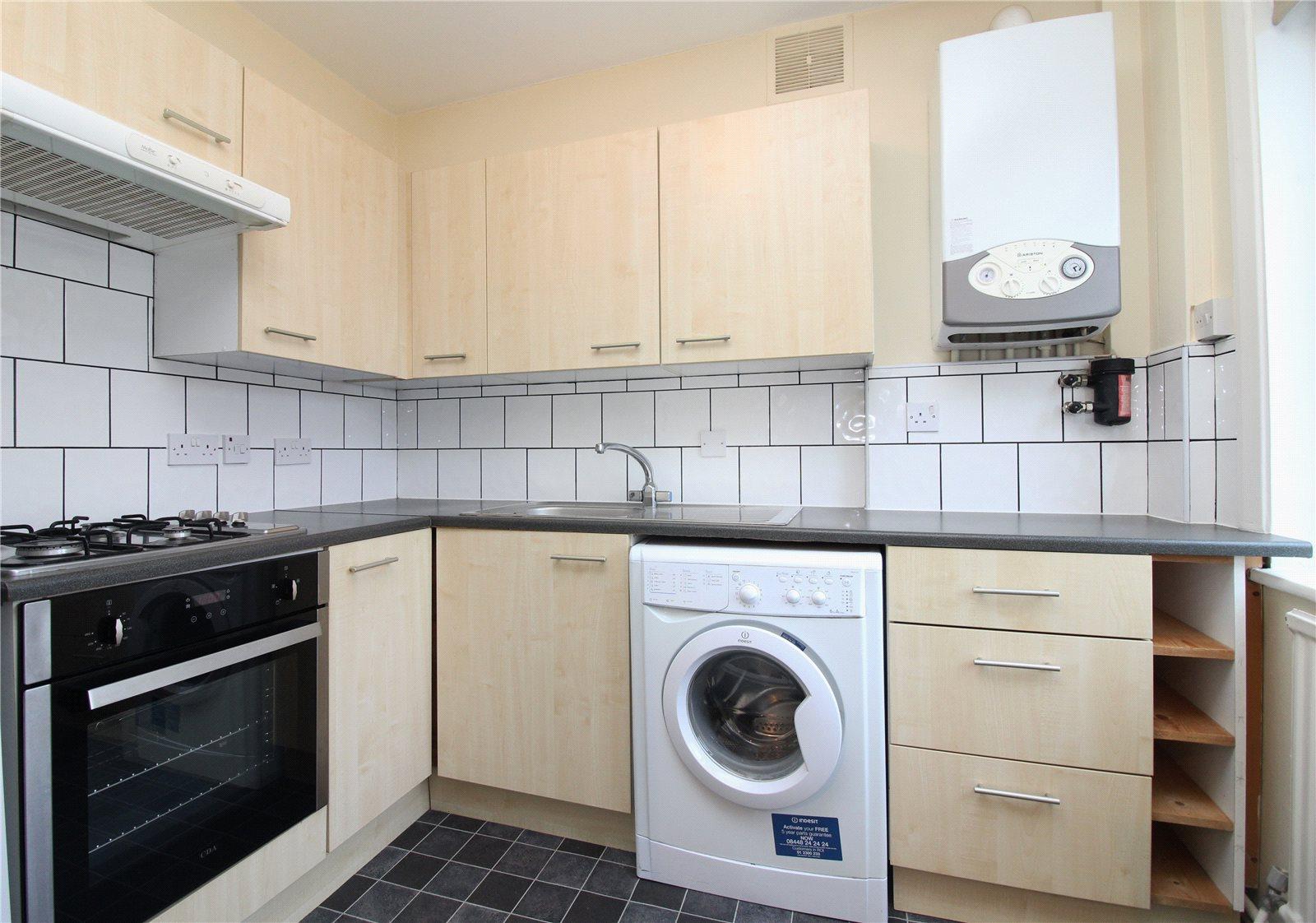 2 bedroom Apartment to rent - Martyn Gerrard