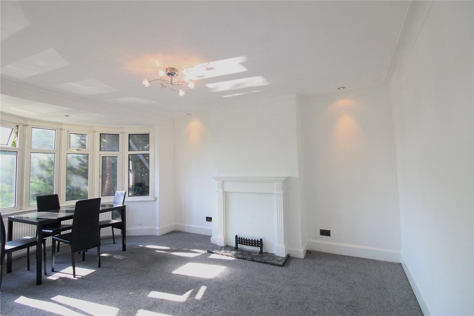 2 bedroom Apartment to rent - Martyn Gerrard