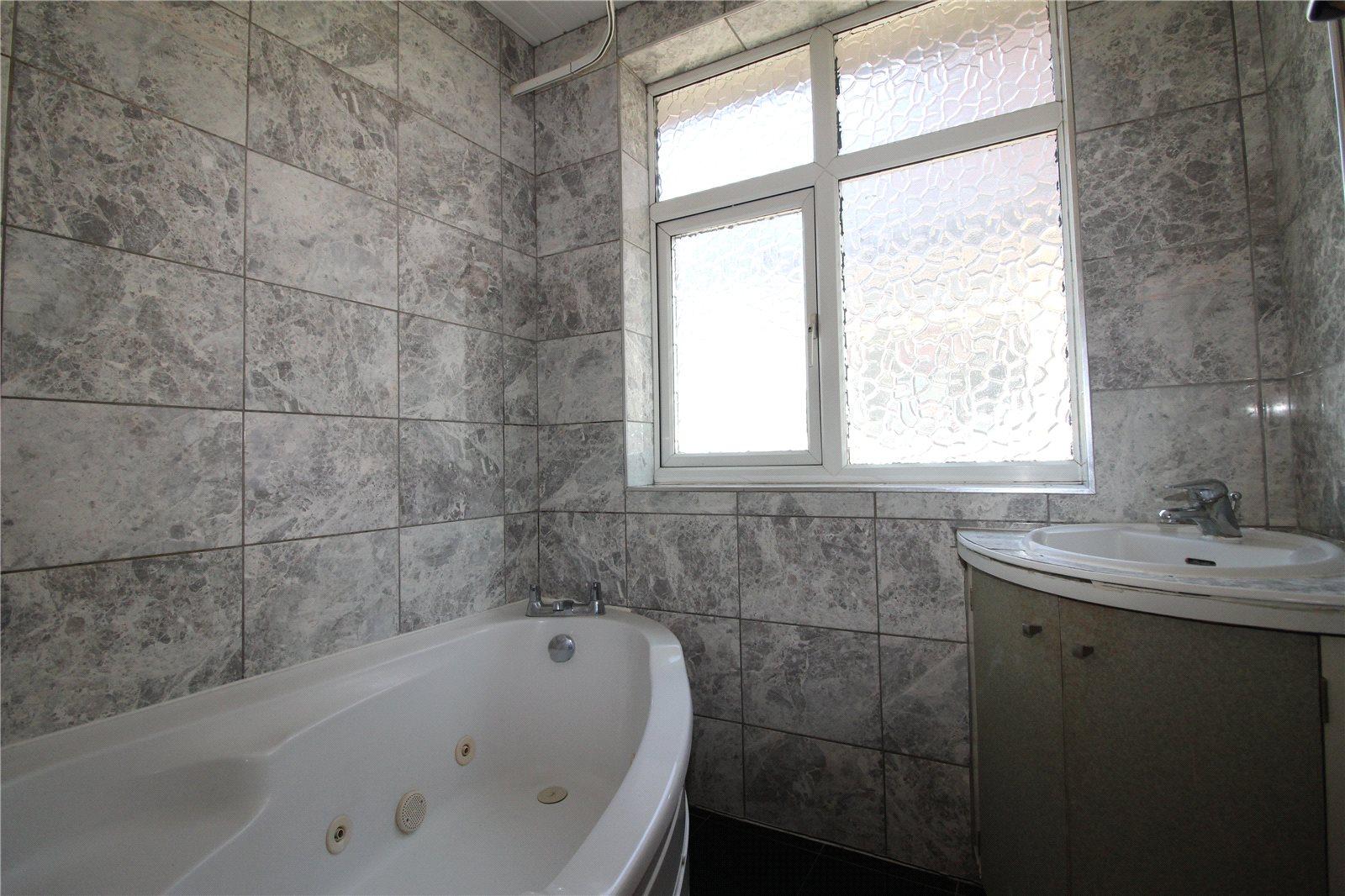 2 bedroom Apartment to rent - Martyn Gerrard