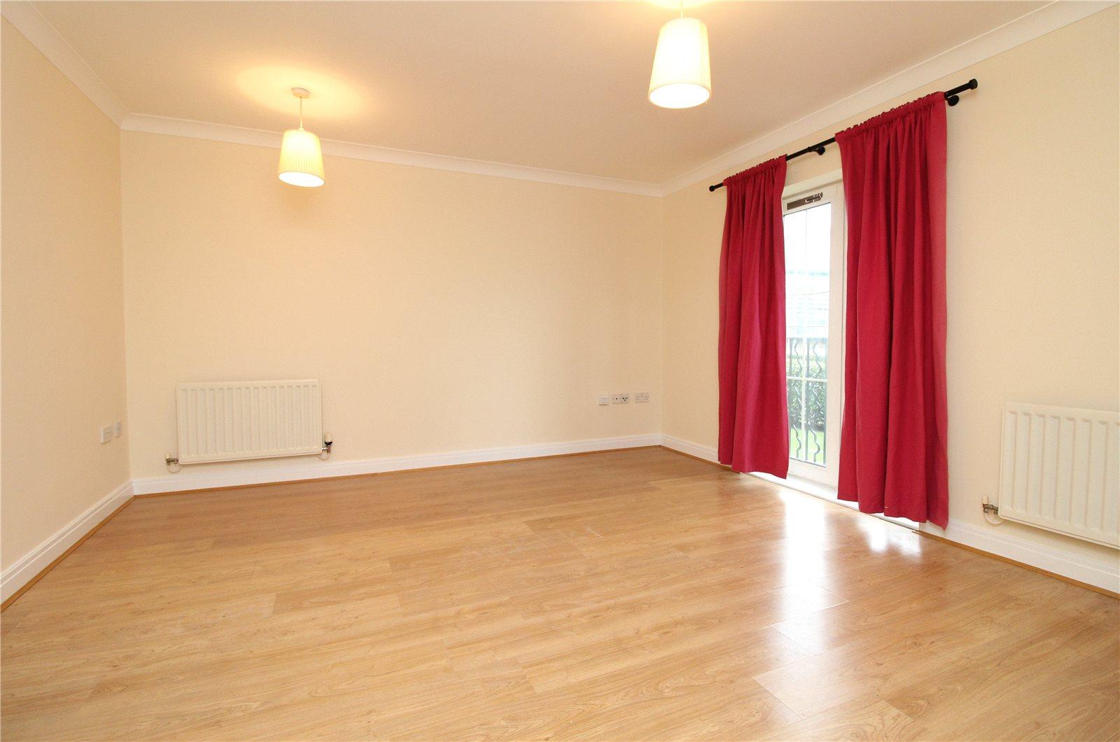 2 bedroom Ground Floor Flat to rent - Martyn Gerrard