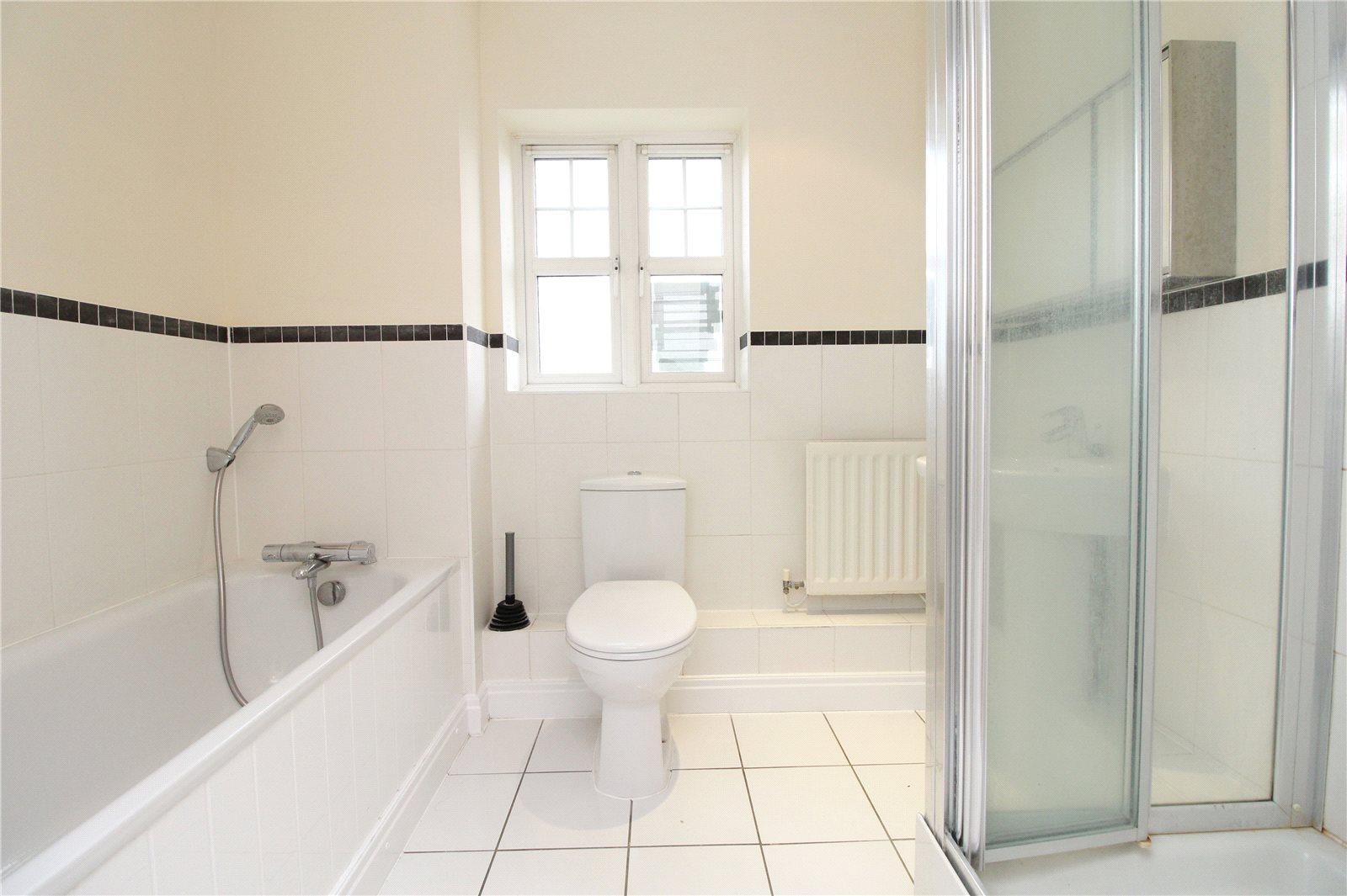 2 bedroom Ground Floor Flat to rent - Martyn Gerrard