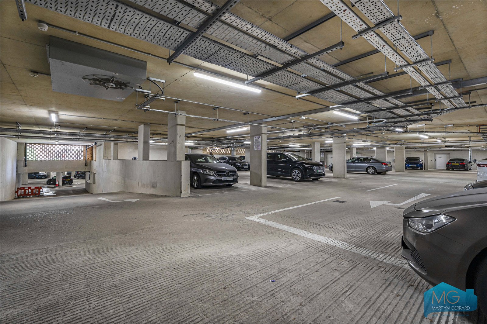 2 bedroom Apartment for sale - Martyn Gerrard