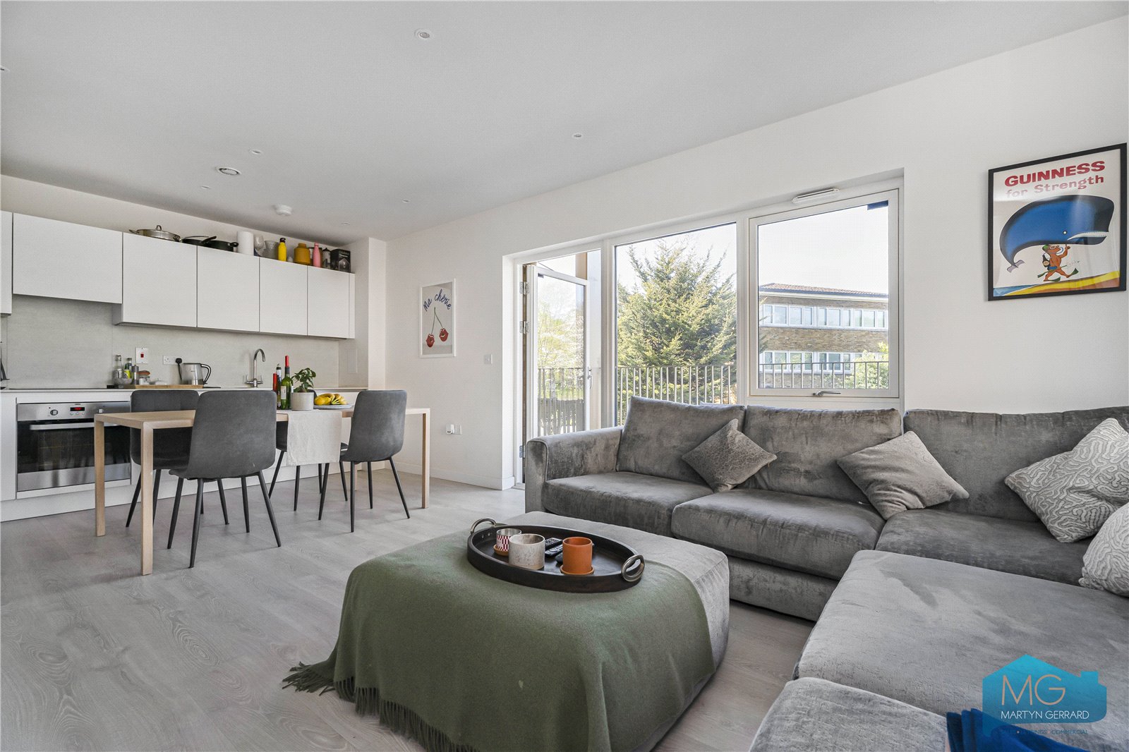 2 bedroom Apartment for sale - Martyn Gerrard