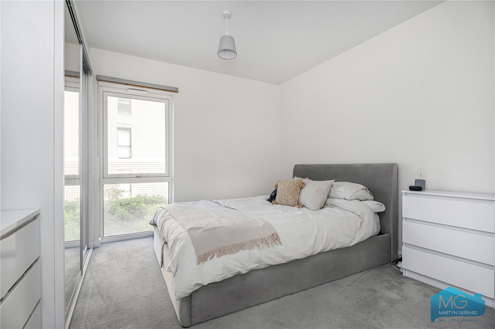 2 bedroom Apartment for sale - Martyn Gerrard