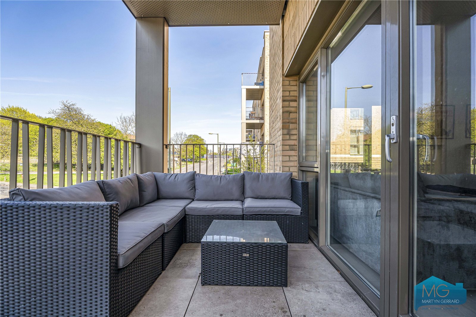 2 bedroom Apartment for sale - Martyn Gerrard