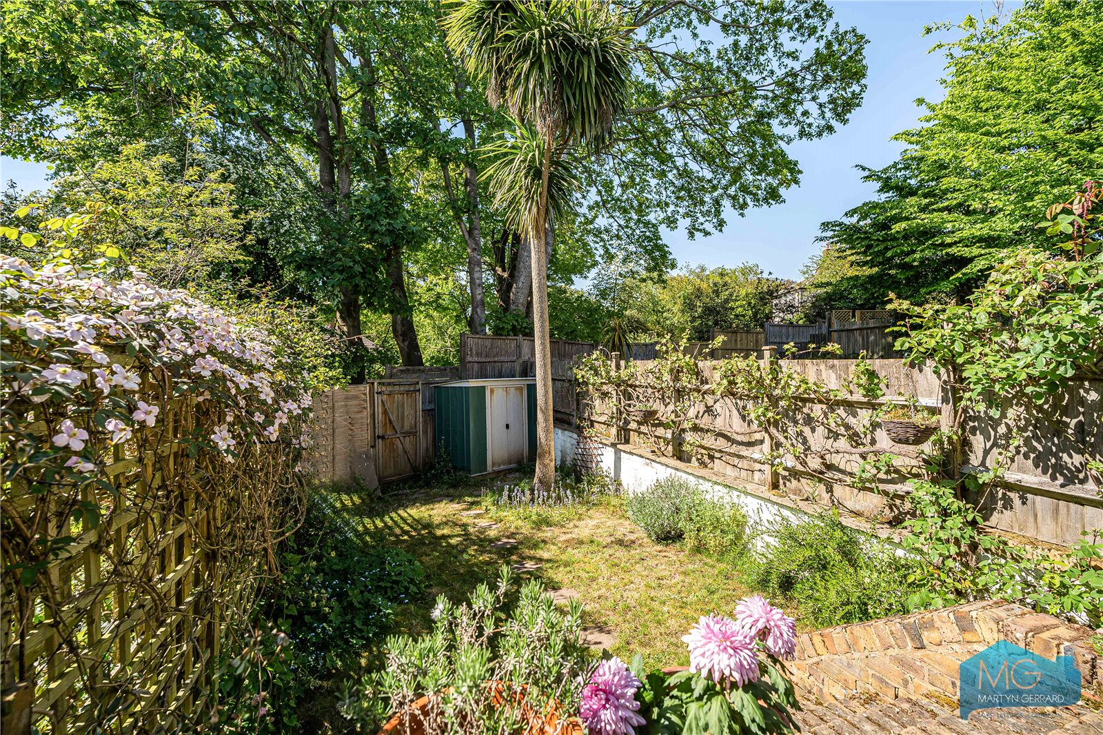 2 bedroom Terraced House for sale - Martyn Gerrard