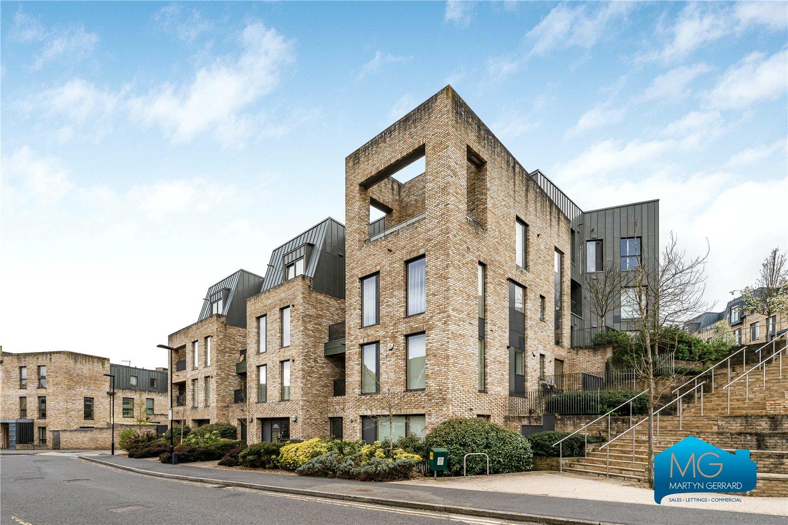 2 bedroom Apartment to rent - Martyn Gerrard