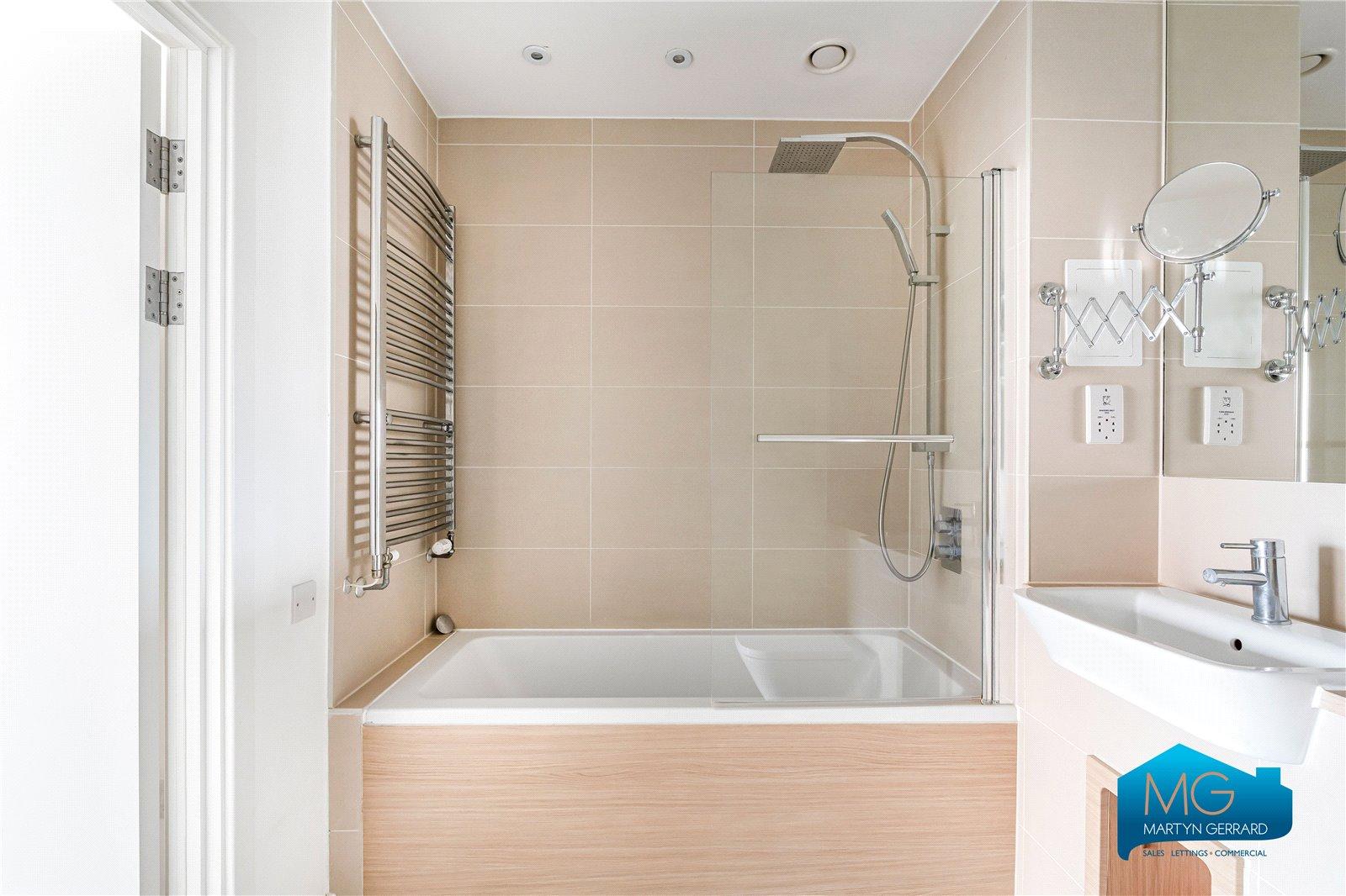 2 bedroom Apartment to rent - Martyn Gerrard
