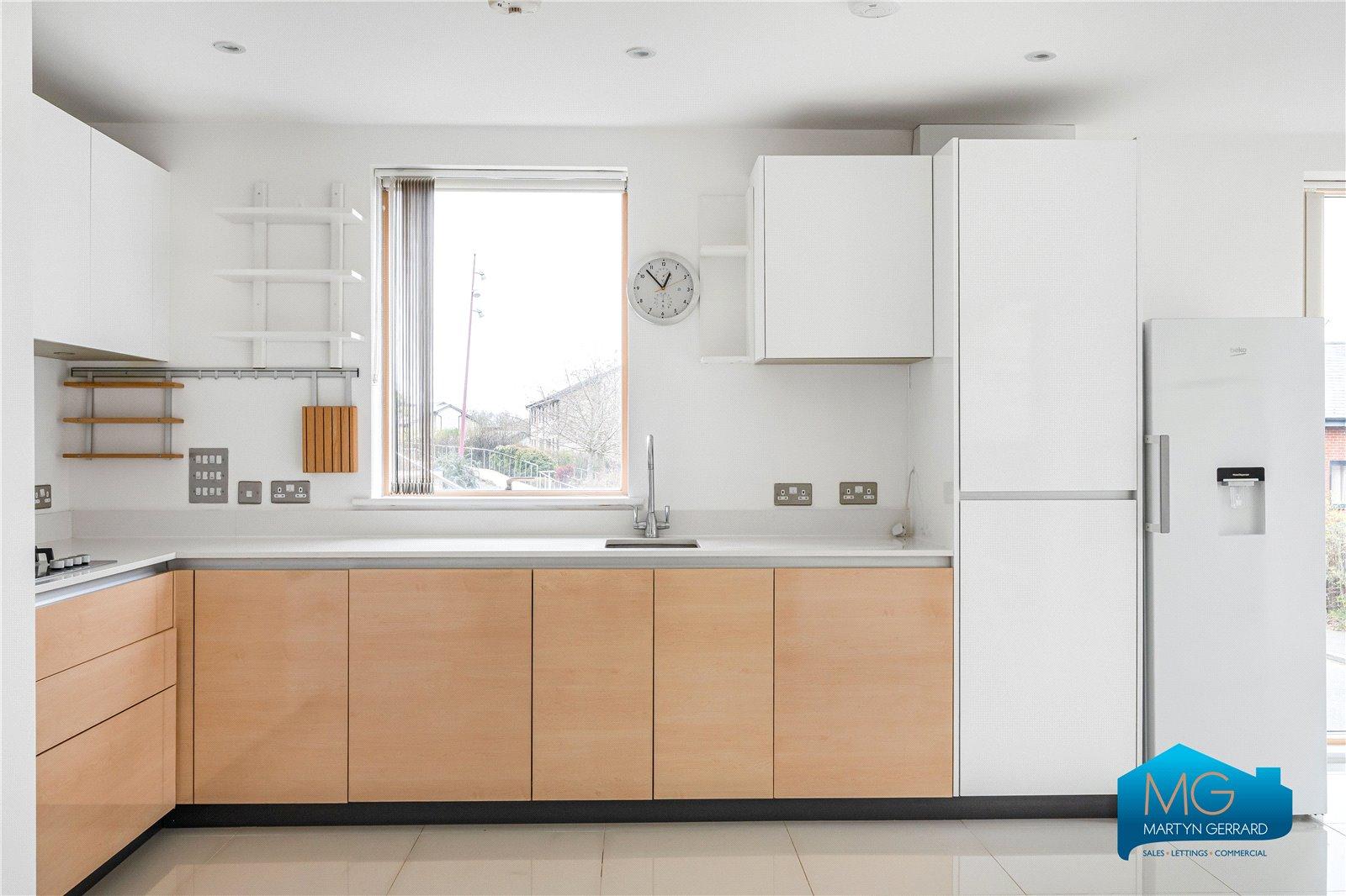 2 bedroom Apartment to rent - Martyn Gerrard