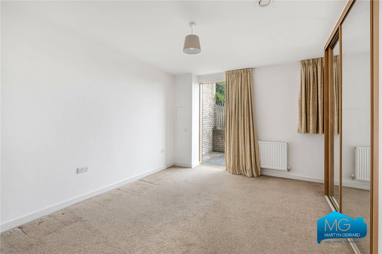 2 bedroom Apartment to rent - Martyn Gerrard