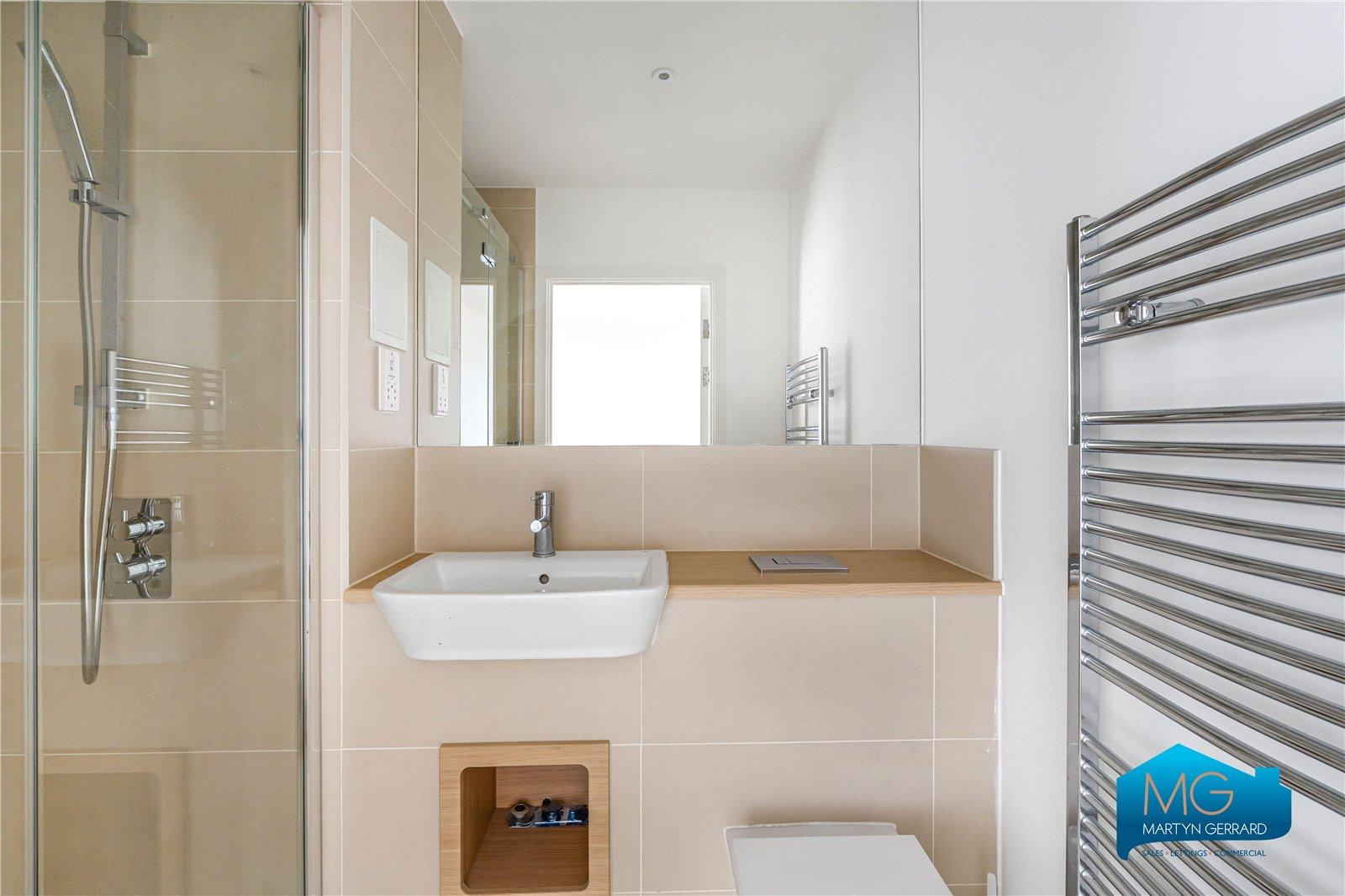 2 bedroom Apartment to rent - Martyn Gerrard