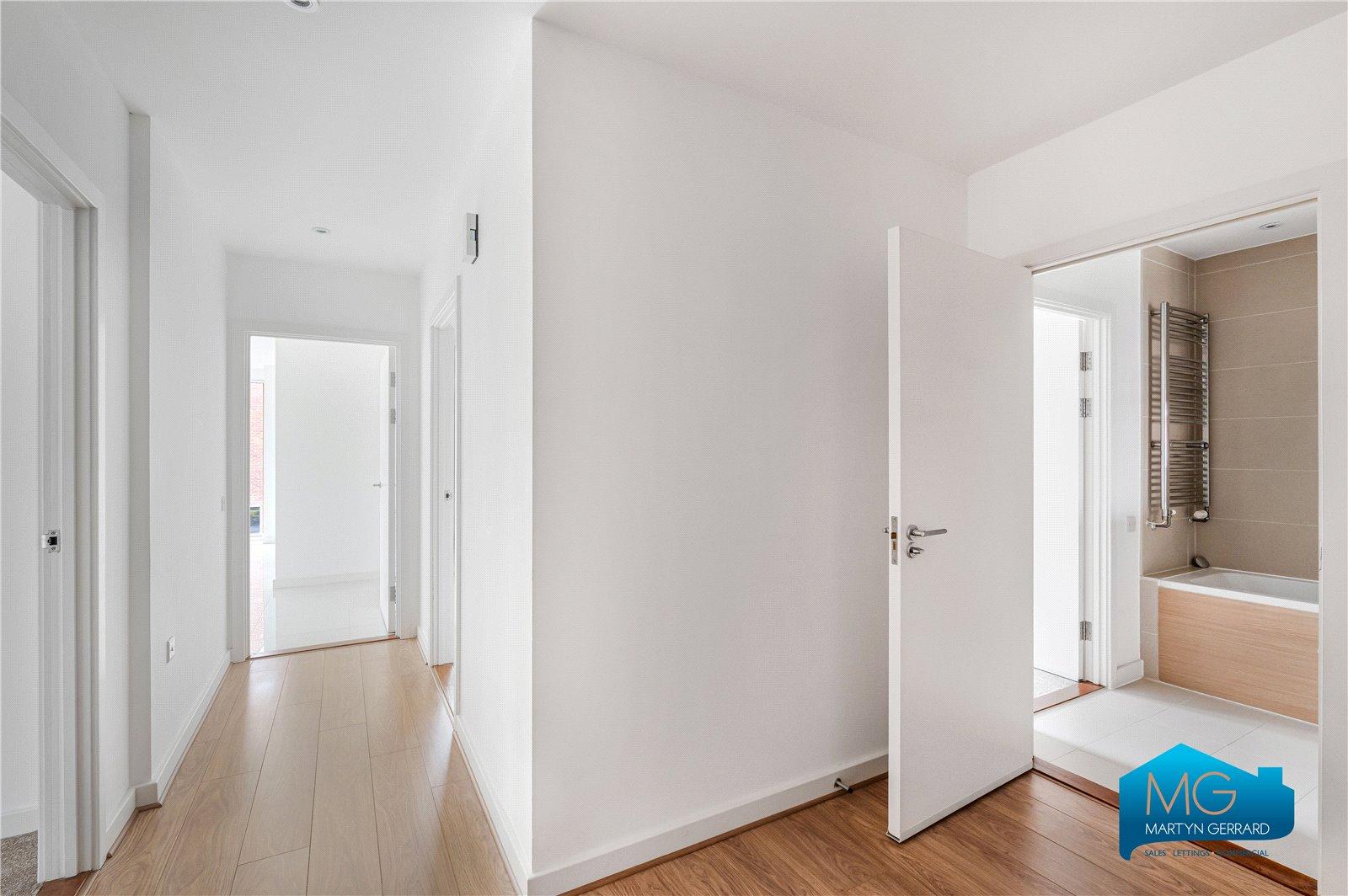 2 bedroom Apartment to rent - Martyn Gerrard