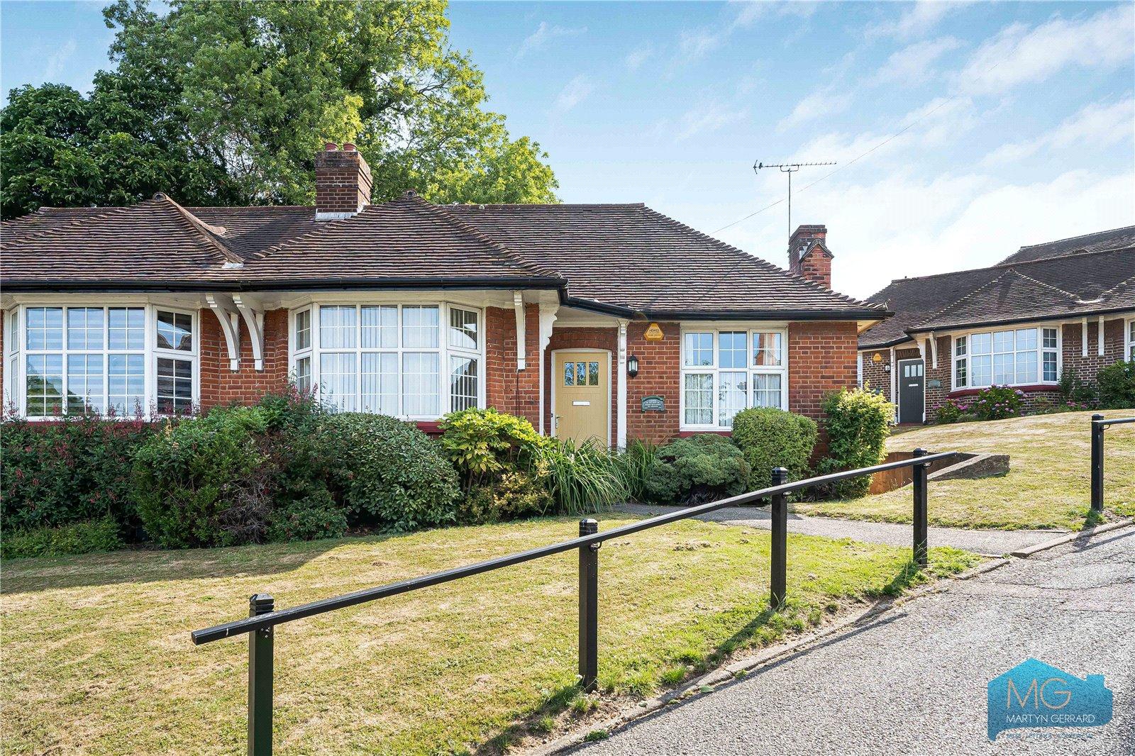2 bedroom Link Detached House for sale - Martyn Gerrard