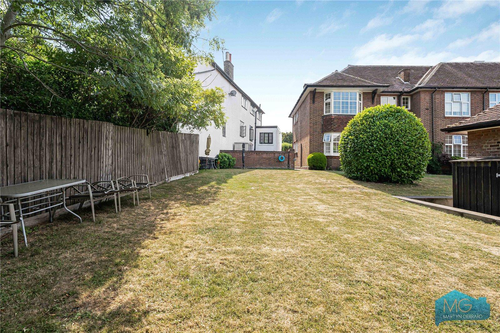2 bedroom Link Detached House for sale - Martyn Gerrard