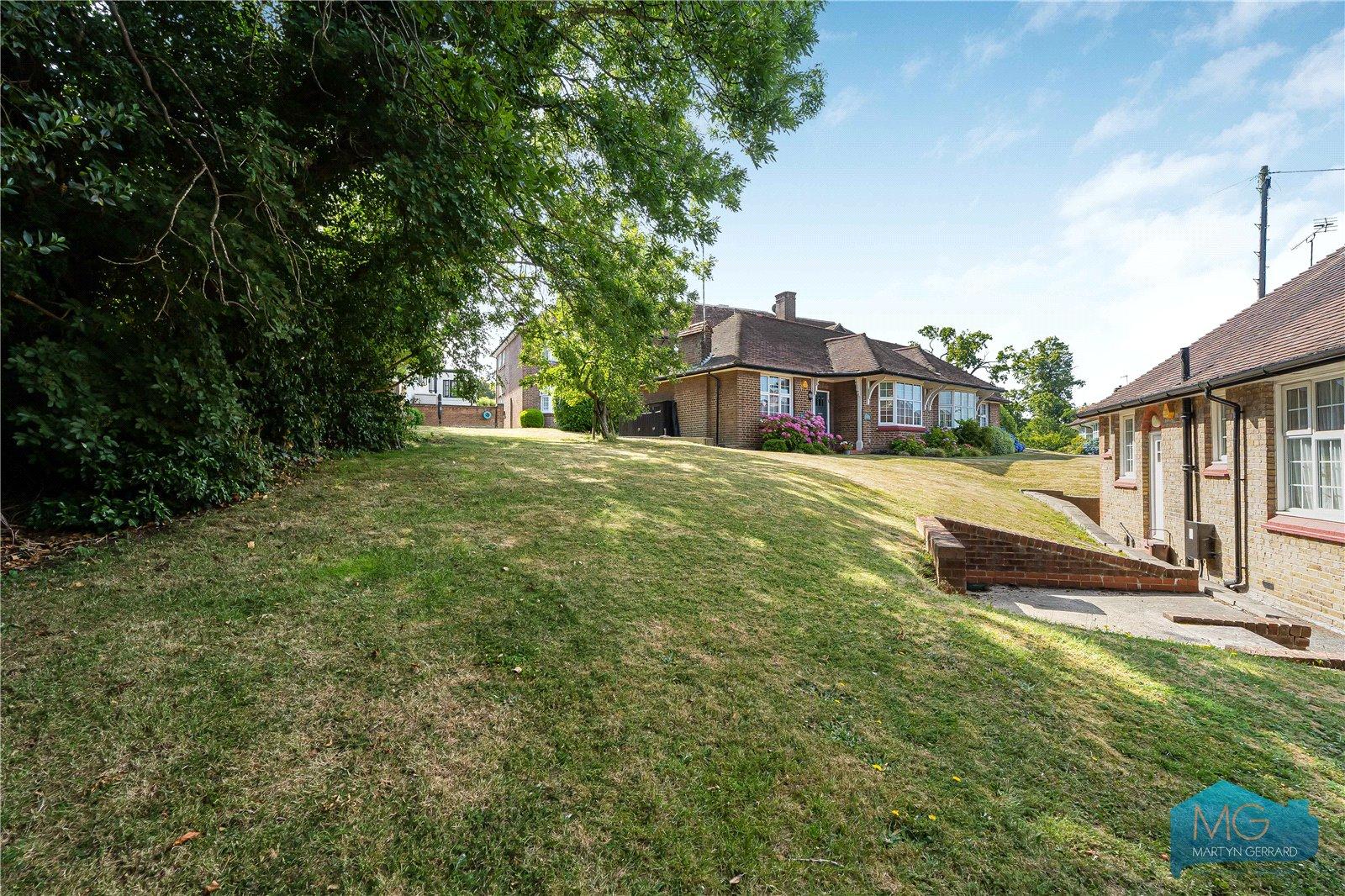 2 bedroom Link Detached House for sale - Martyn Gerrard