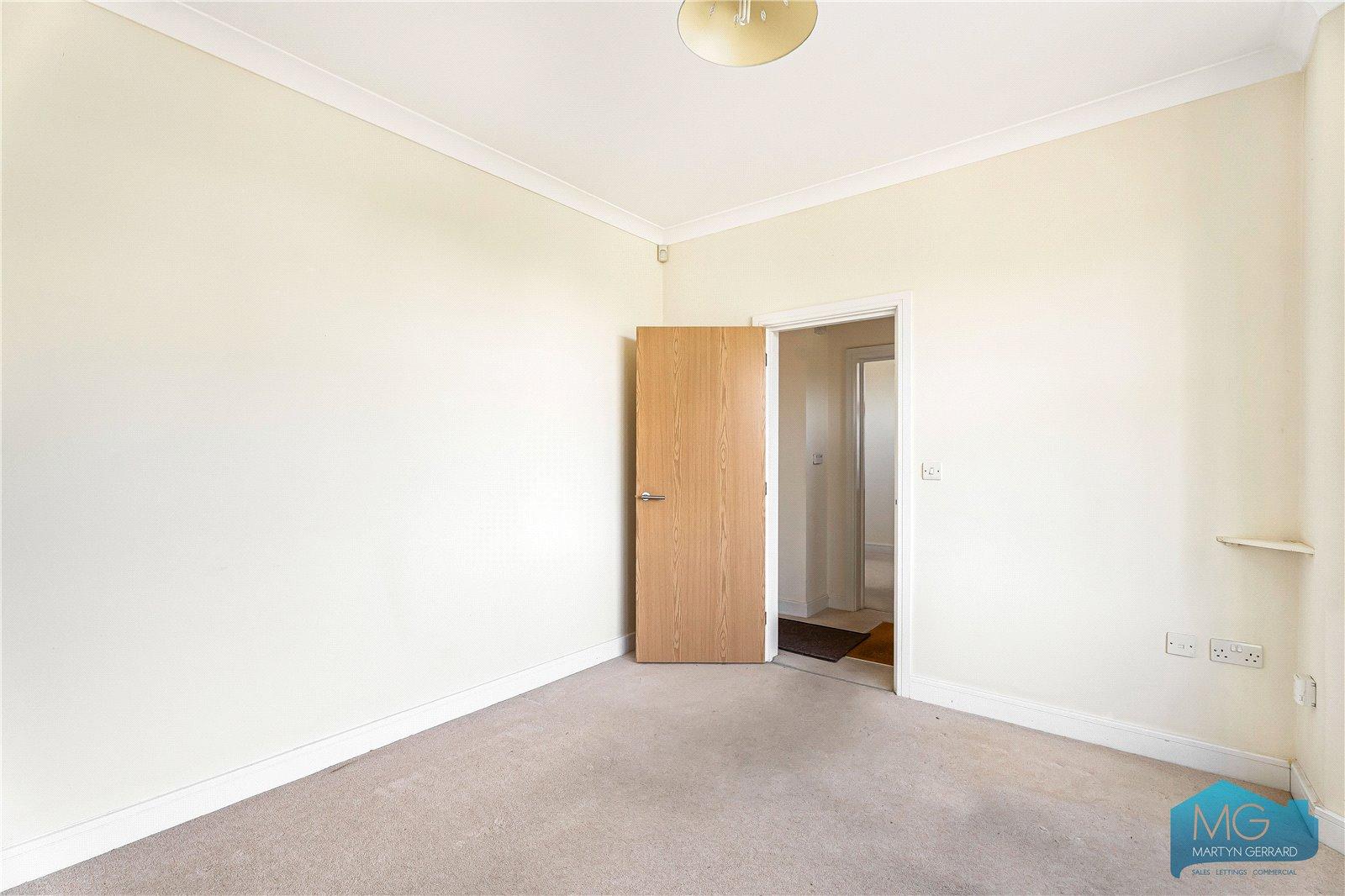 2 bedroom Link Detached House for sale - Martyn Gerrard