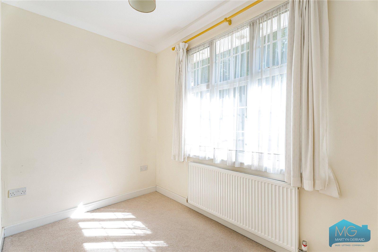 2 bedroom Link Detached House for sale - Martyn Gerrard