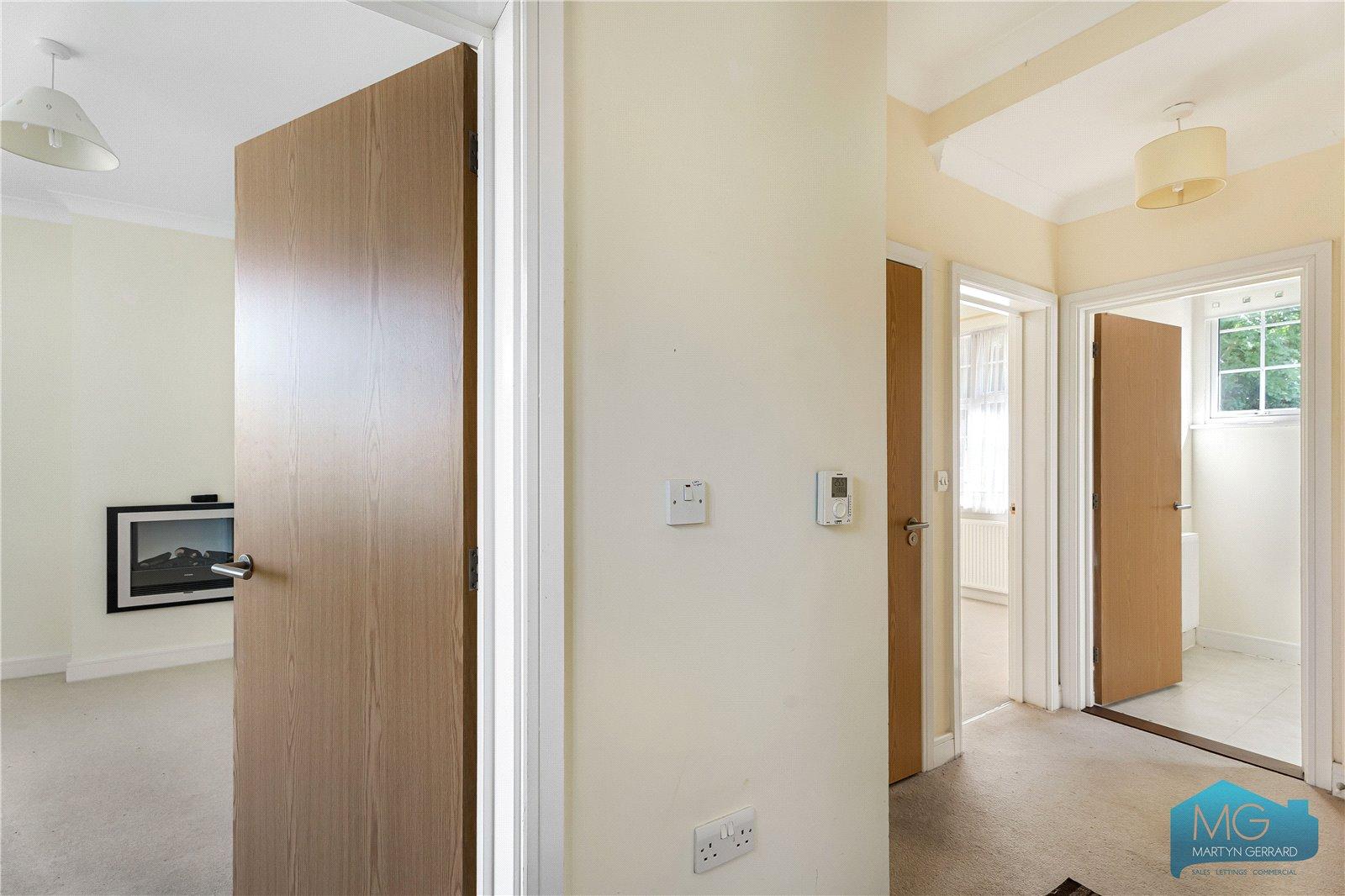 2 bedroom Link Detached House for sale - Martyn Gerrard