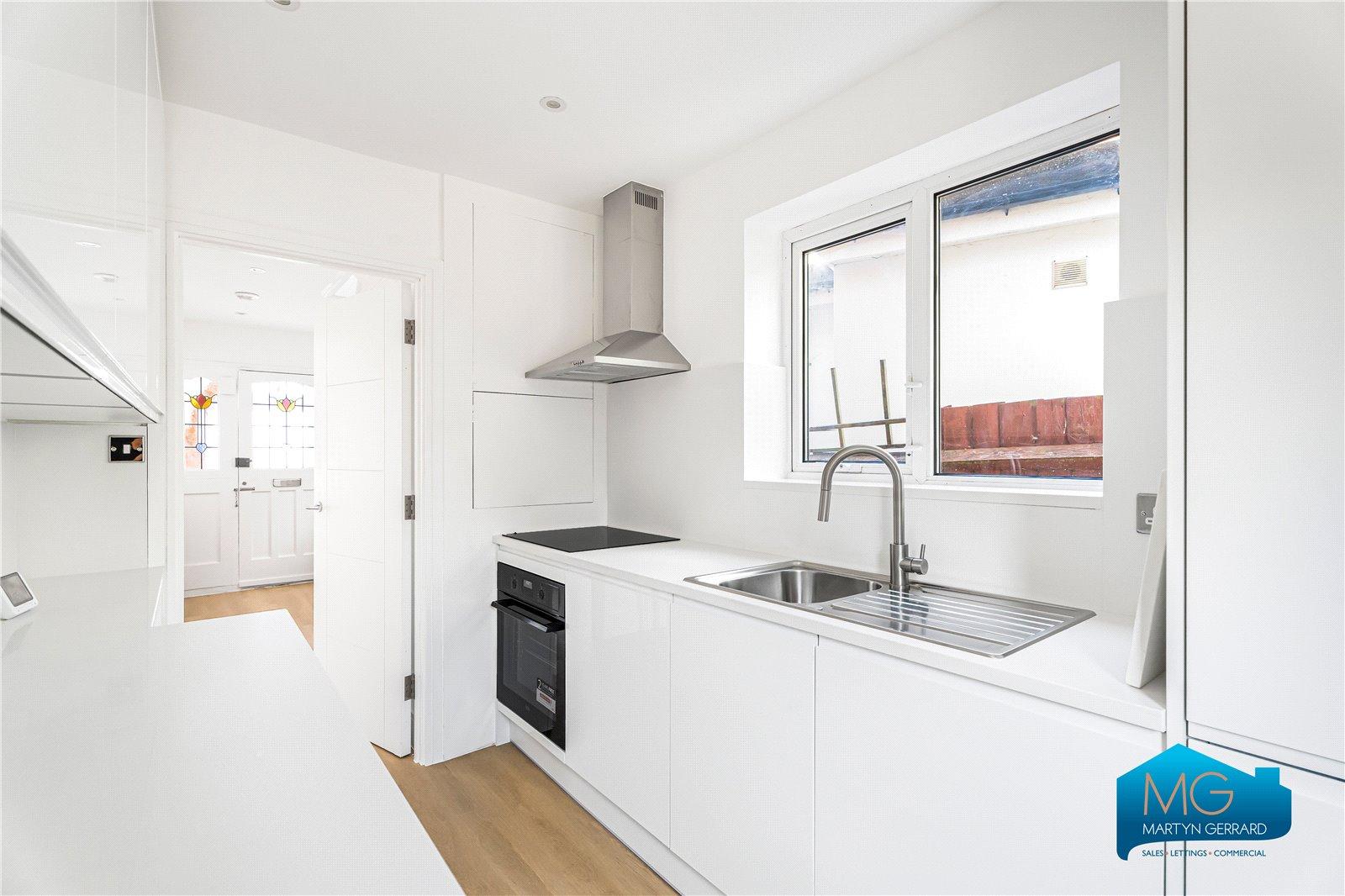 3 bedroom Detached House to rent - Martyn Gerrard