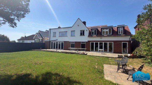 5 bedroom Detached House for sale - Martyn Gerrard