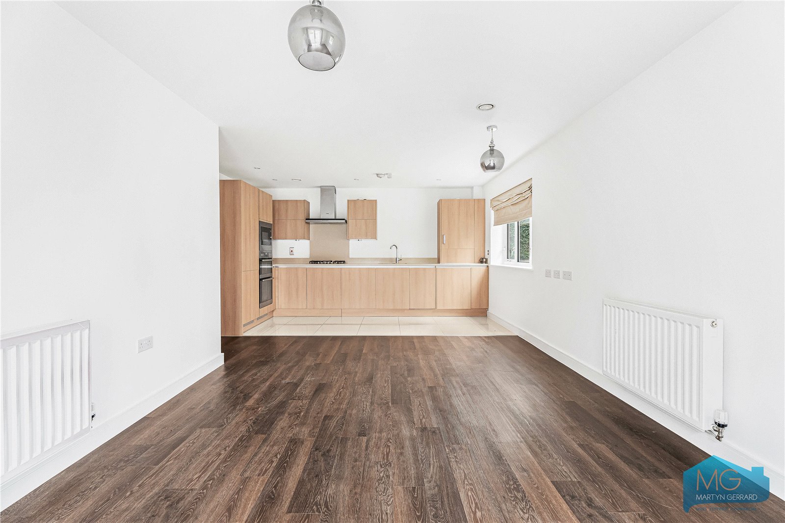 2 bedroom Ground Floor Flat to rent - Martyn Gerrard